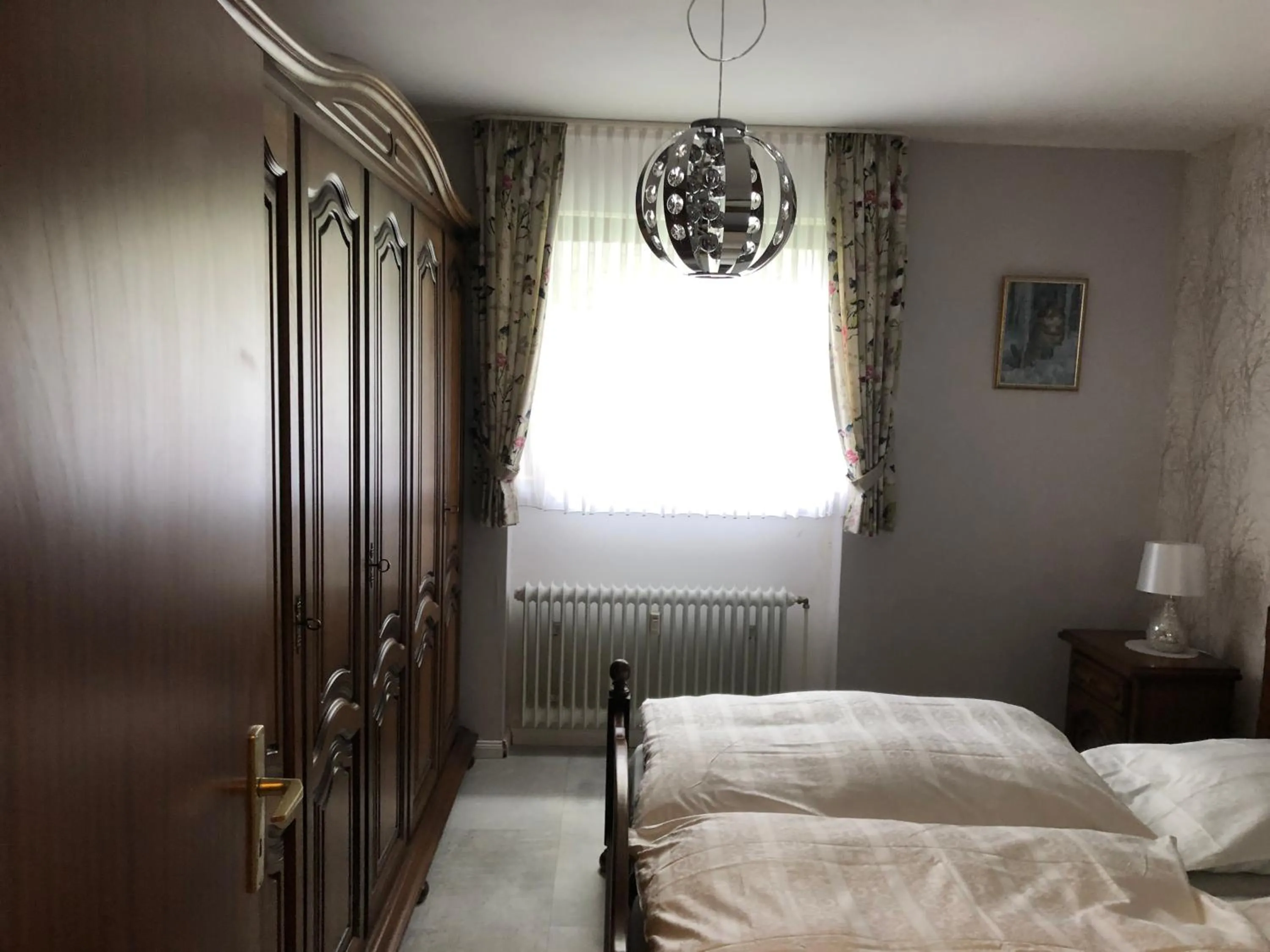 Bedroom, Bed in Alicia
