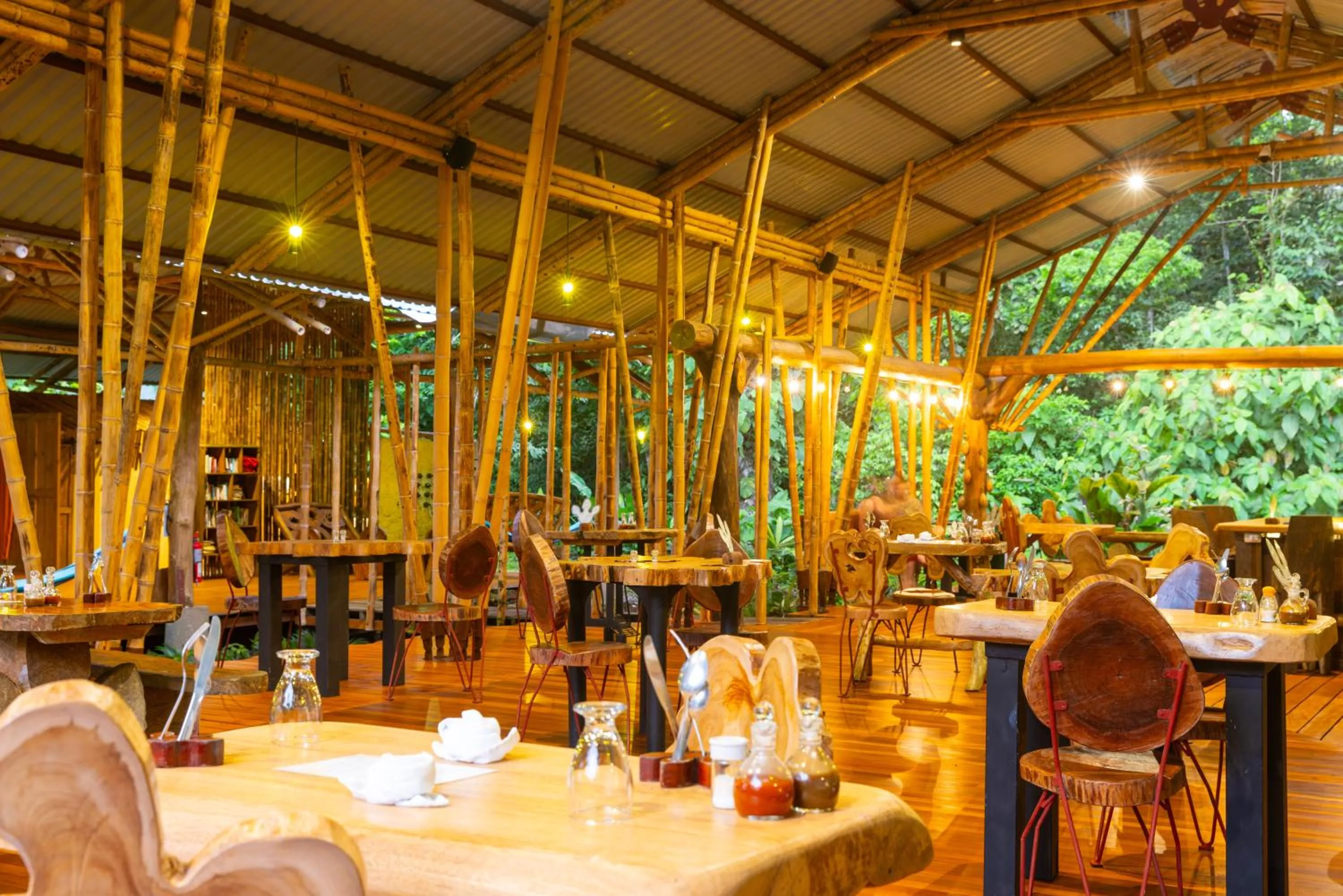 Restaurant/places to eat in Danta Corcovado Lodge