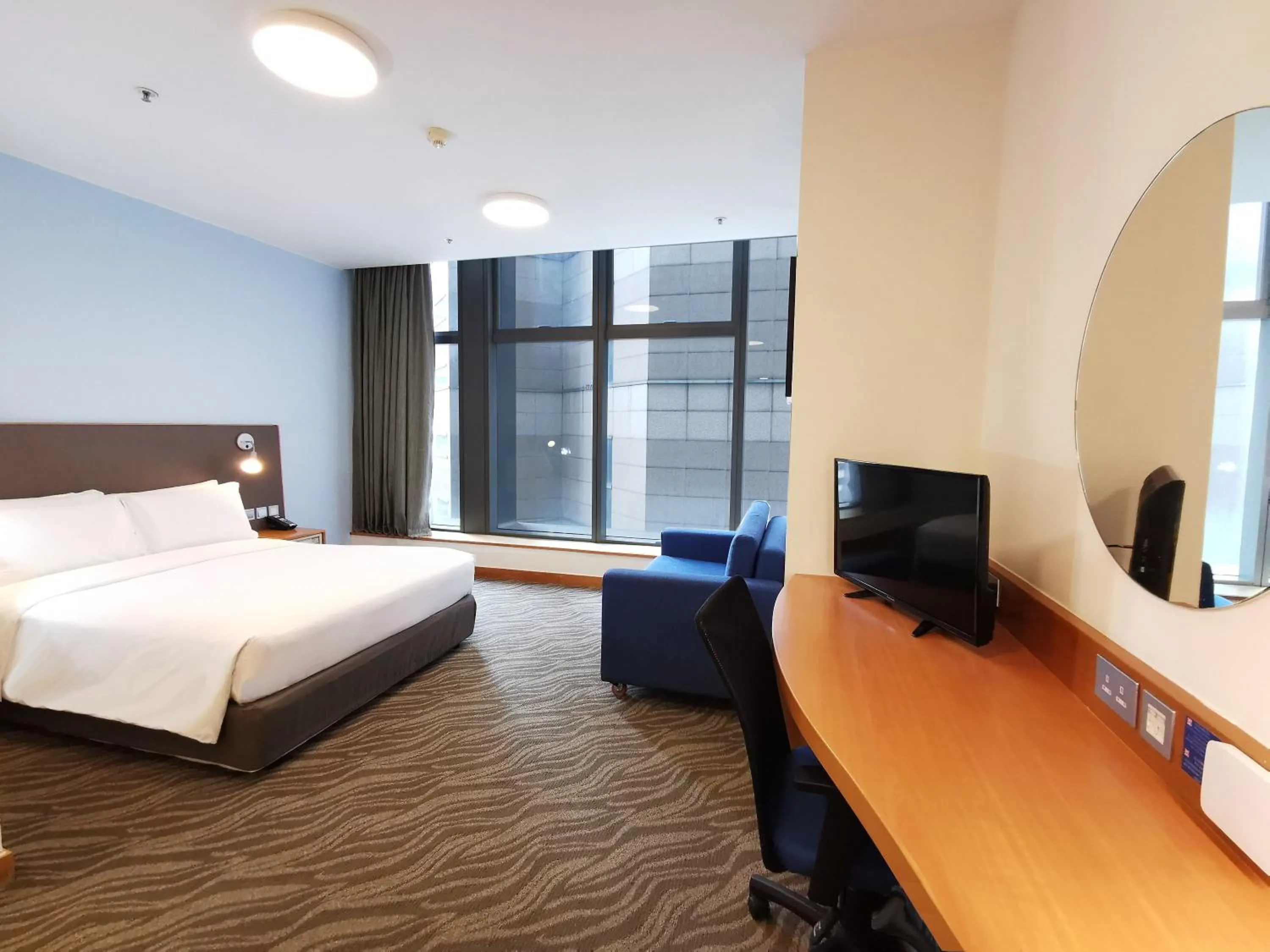 Photo of the whole room, Bed in Holiday Inn Express Hong Kong Causeway Bay, an IHG Hotel