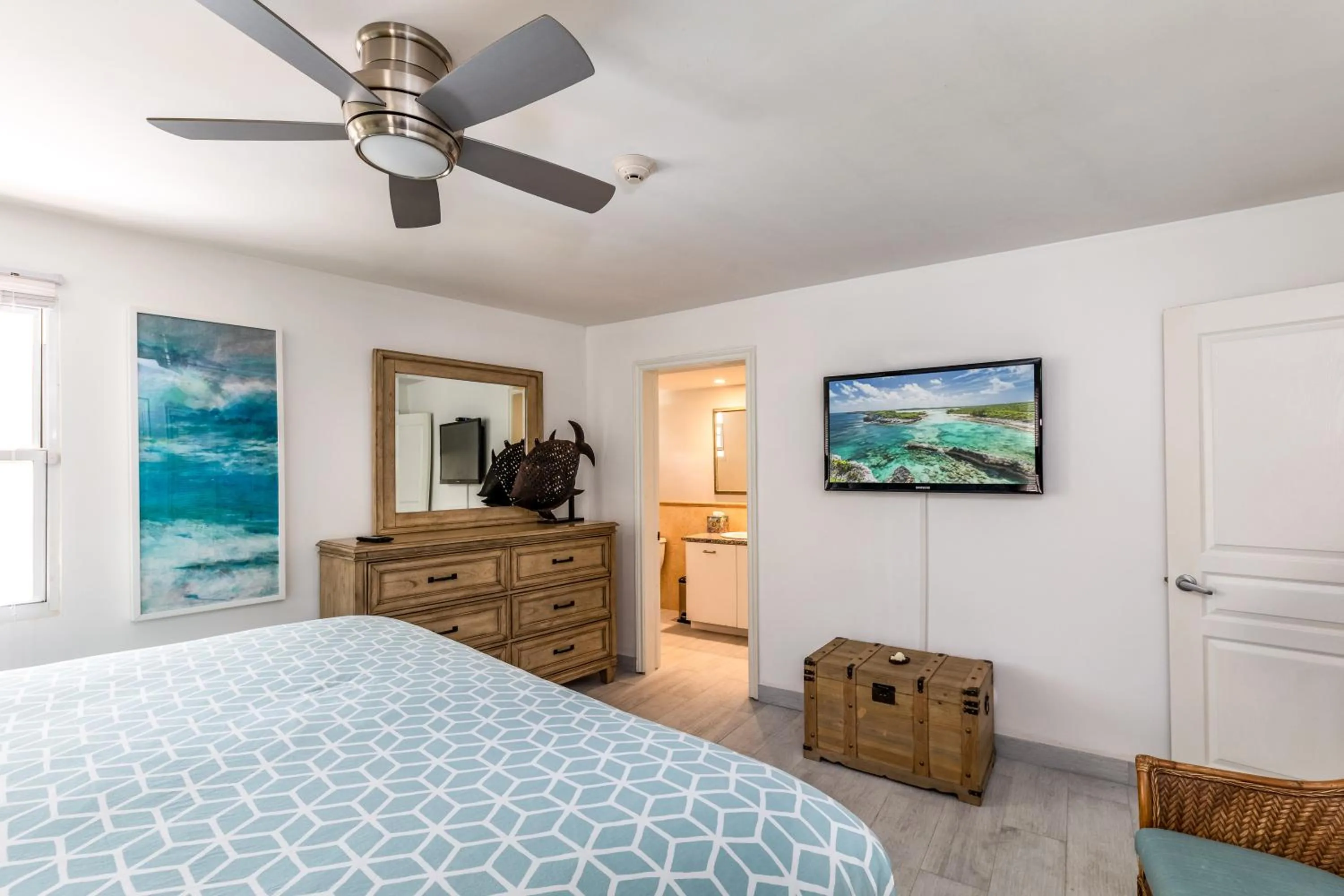 Bed in Coral Gardens on Grace Bay