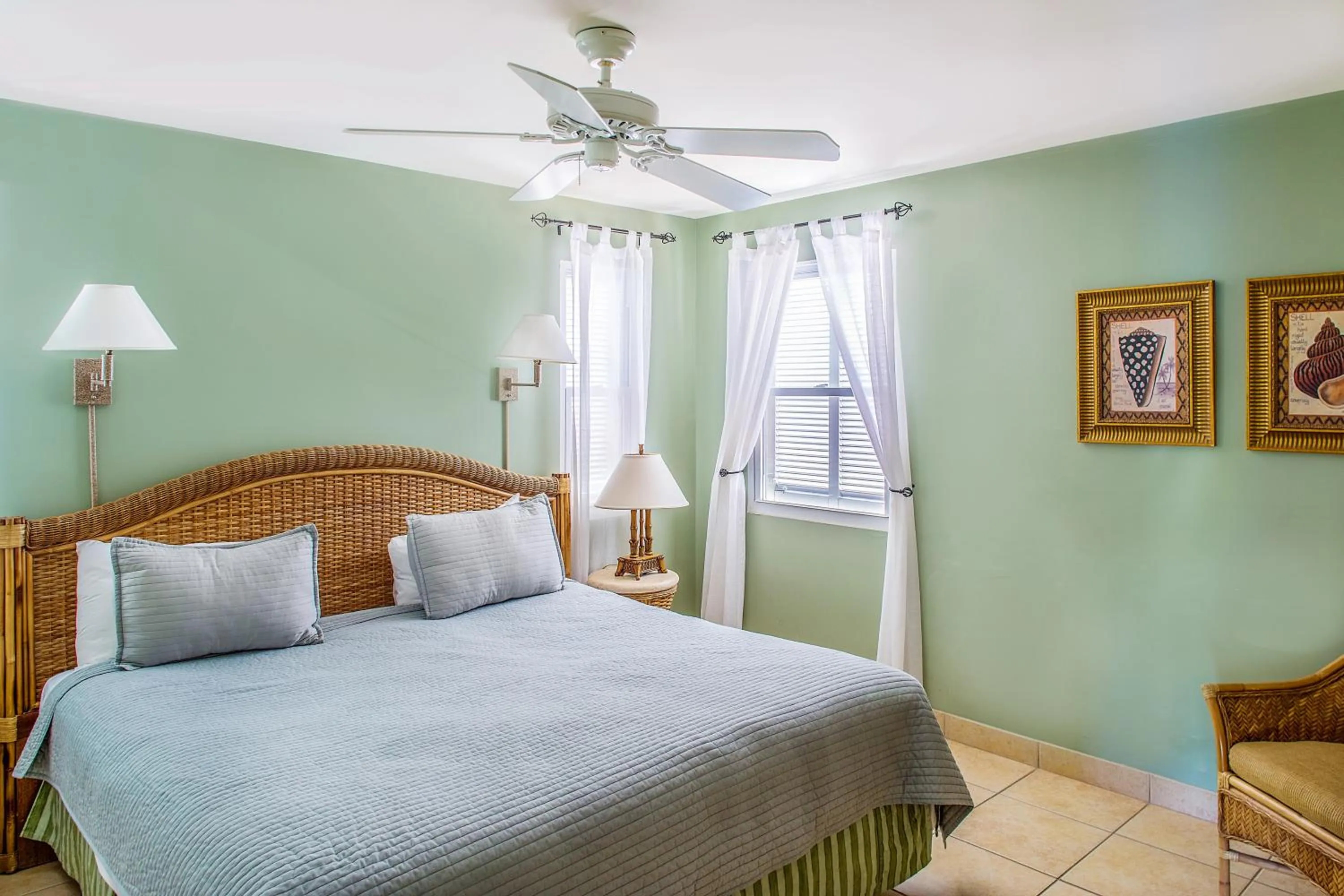 Bedroom, Bed in Coral Gardens on Grace Bay