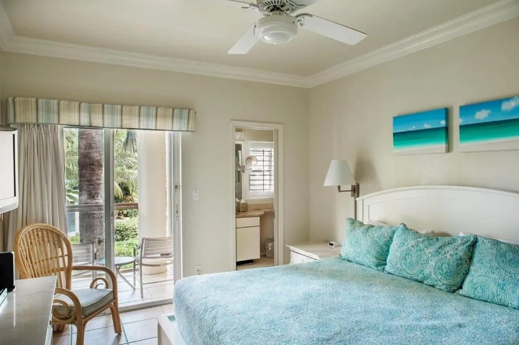 Bedroom, Bed in Coral Gardens on Grace Bay