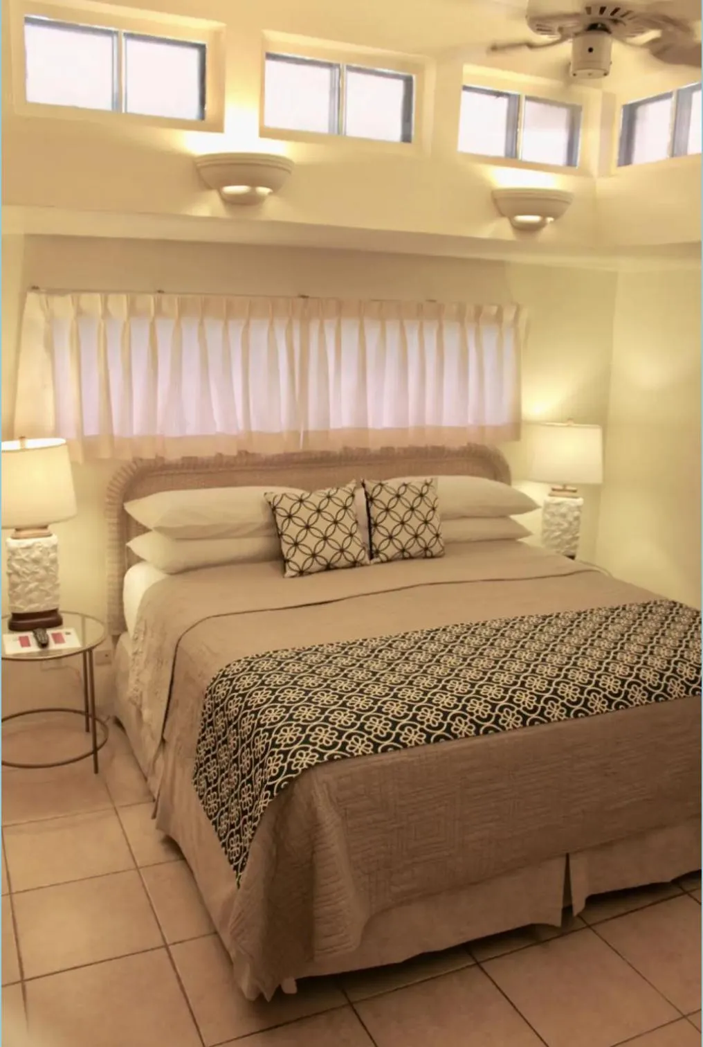 Bedroom, Bed in Coral Gardens on Grace Bay