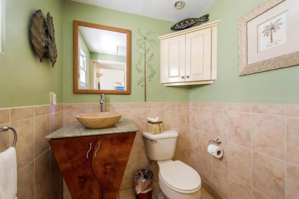 Toilet in Coral Gardens on Grace Bay