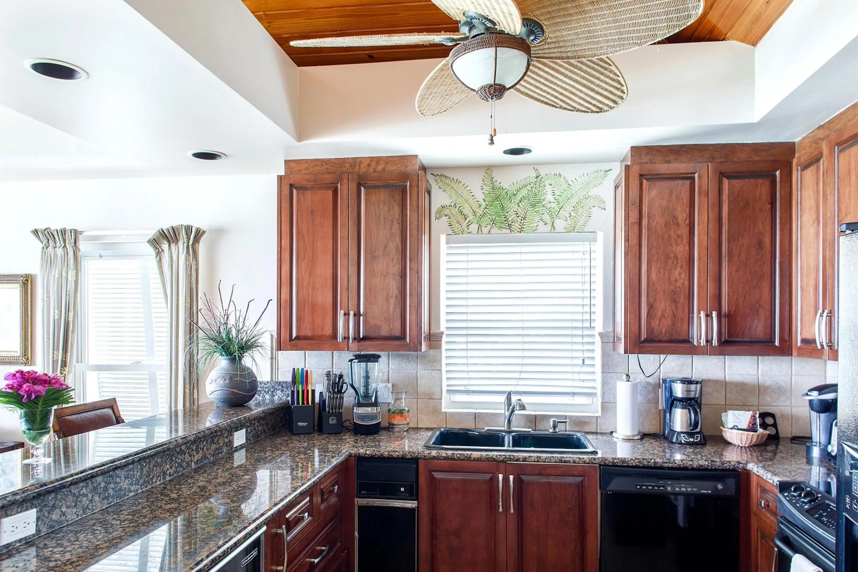 Kitchen or kitchenette in Coral Gardens on Grace Bay