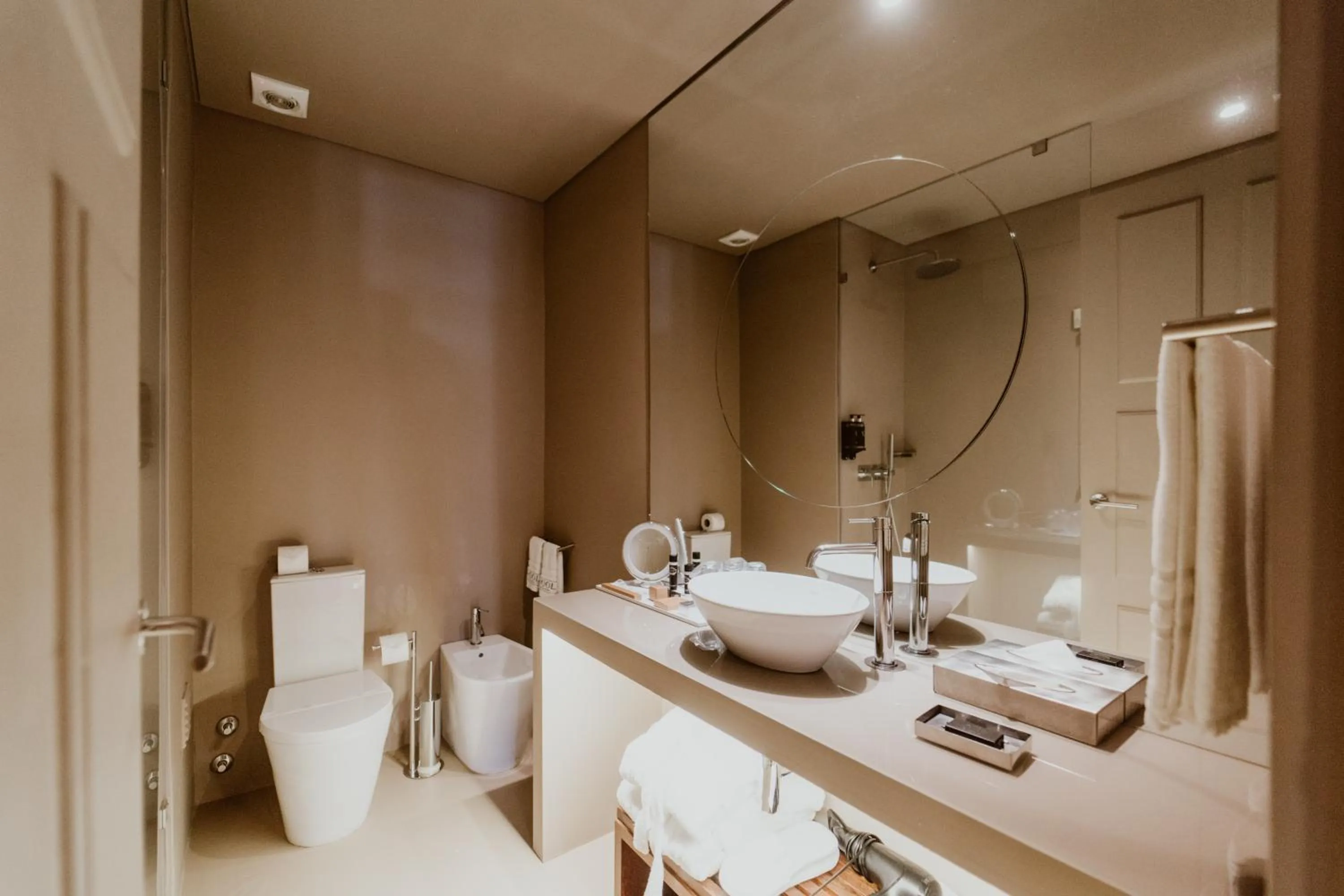 Toilet in Hotel da Oliveira