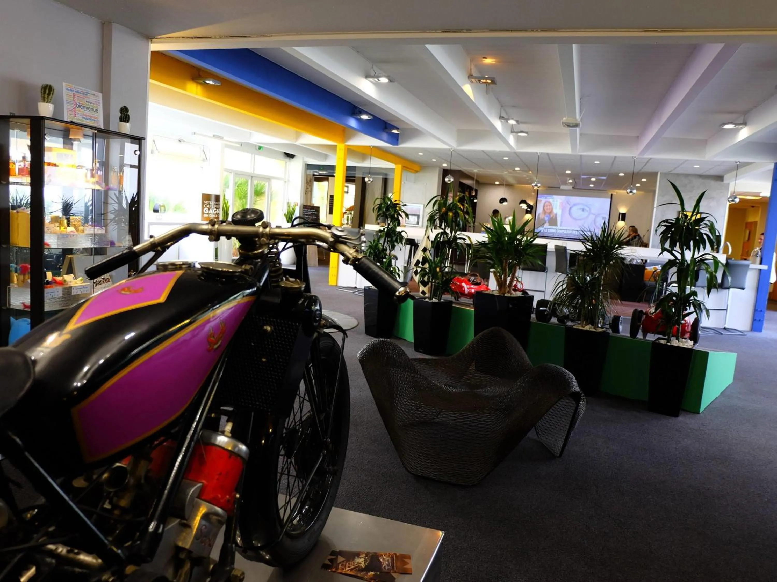 Lounge or bar in Novotel Marseille Est Porte d'Aubagne