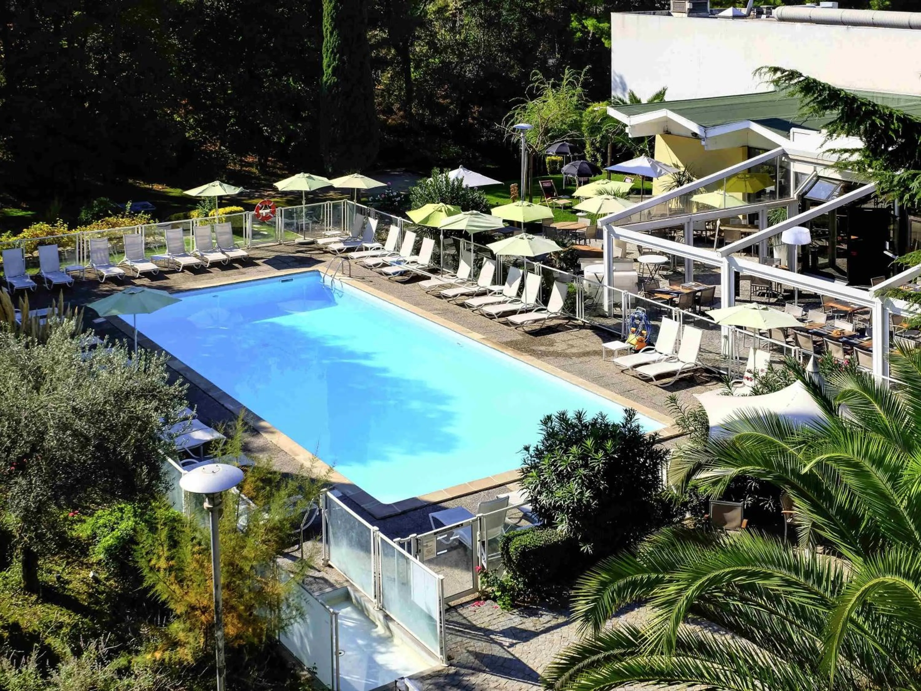 Pool view in Novotel Marseille Est Porte d'Aubagne