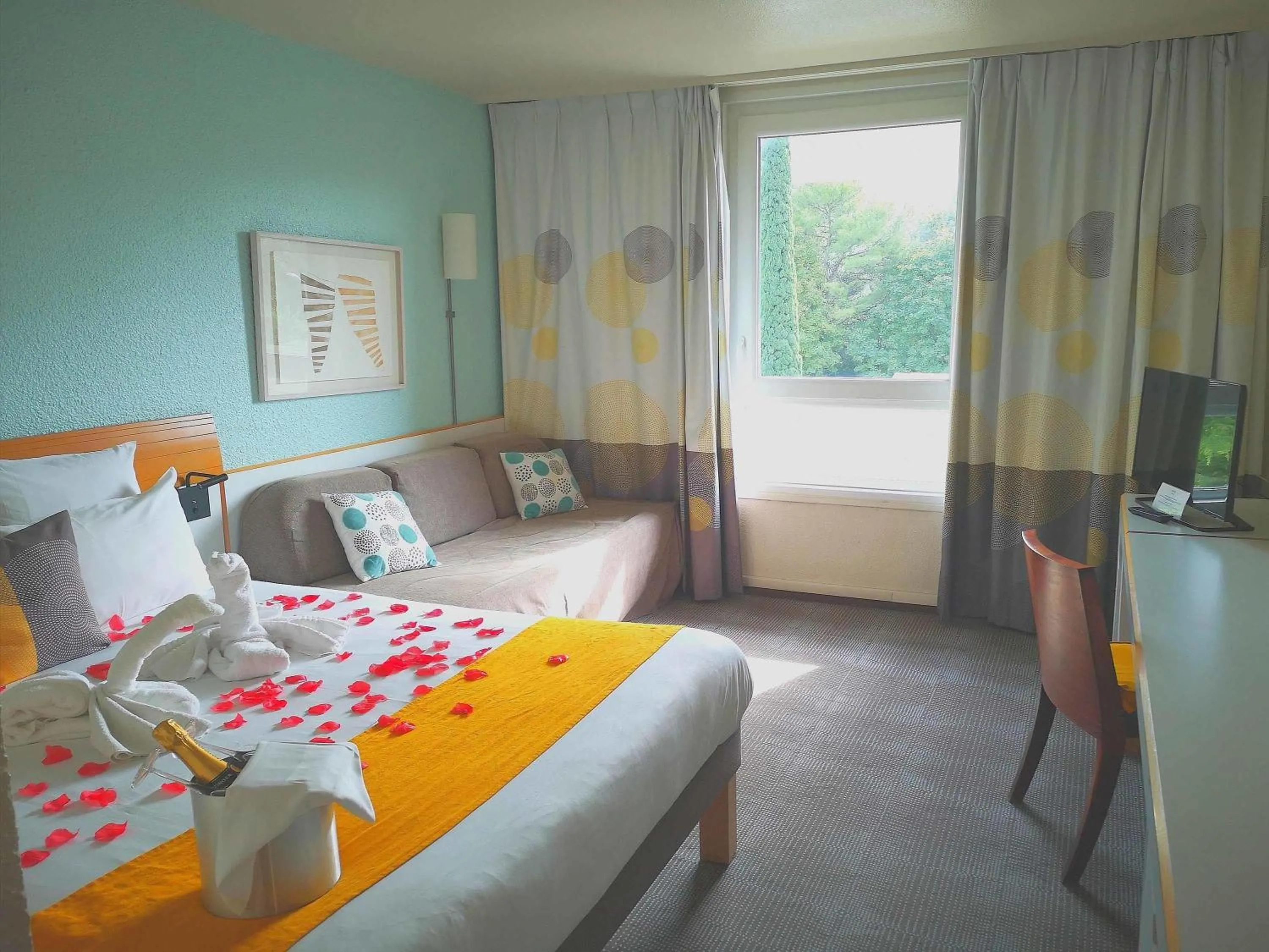 Bedroom, Bed in Novotel Marseille Est Porte d'Aubagne