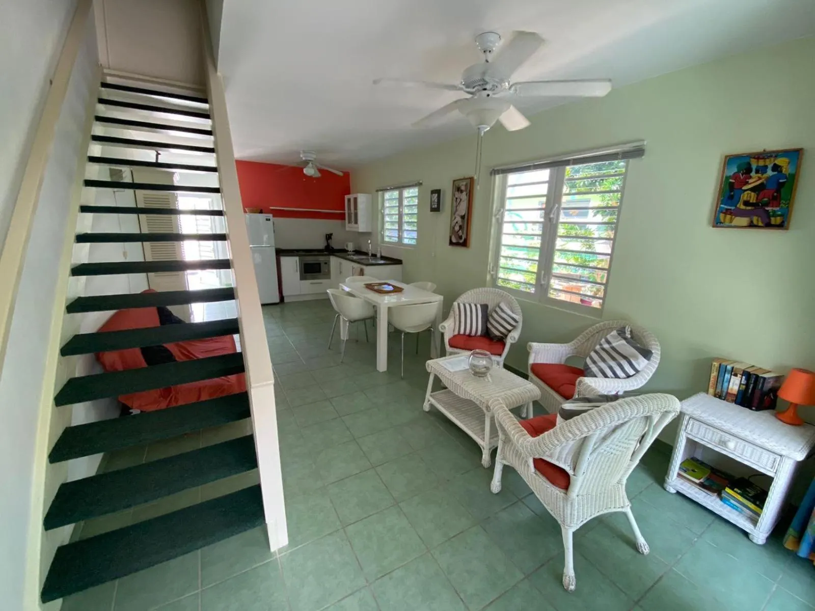 Photo of the whole room in Heliemar