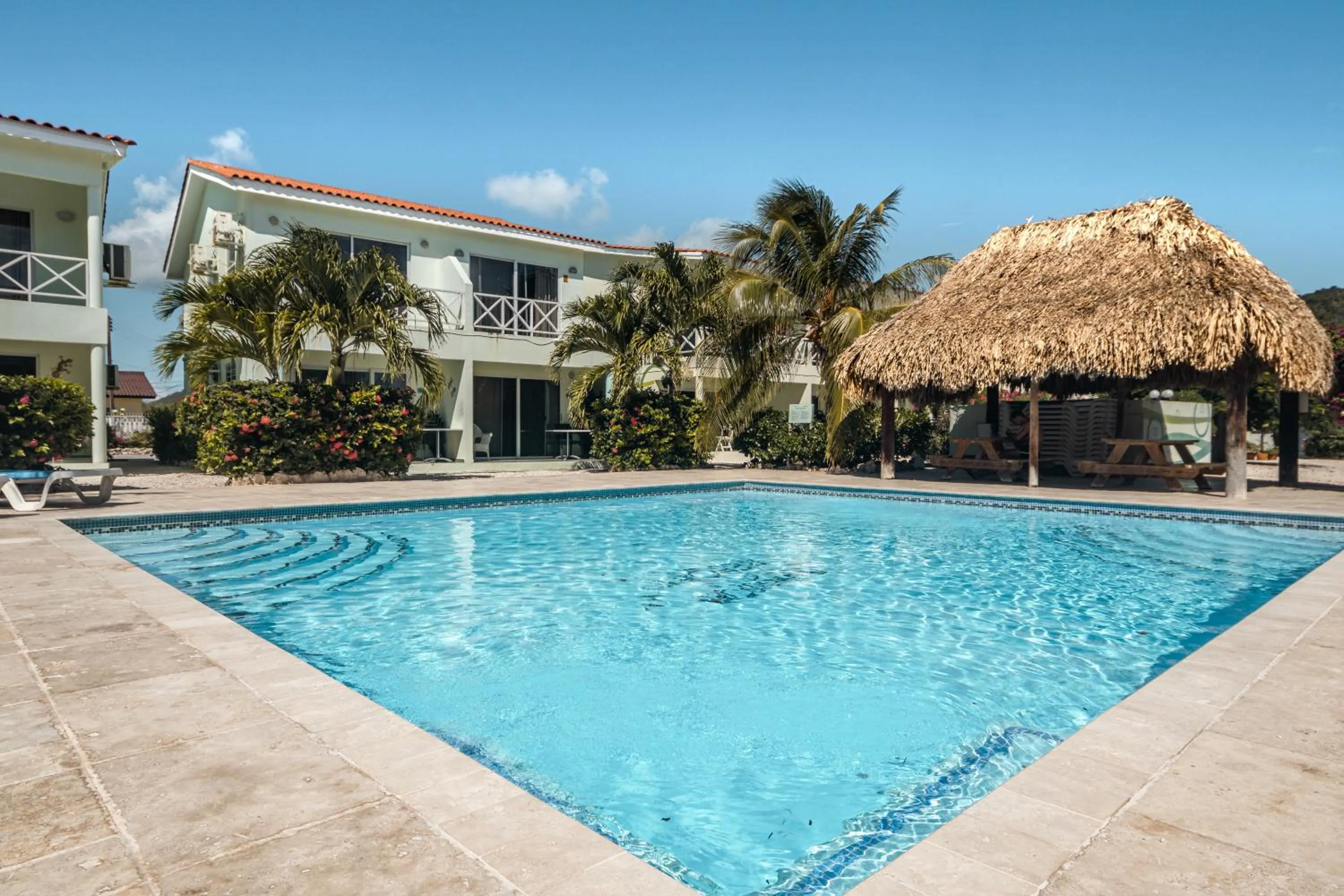 Pool view in Heliemar