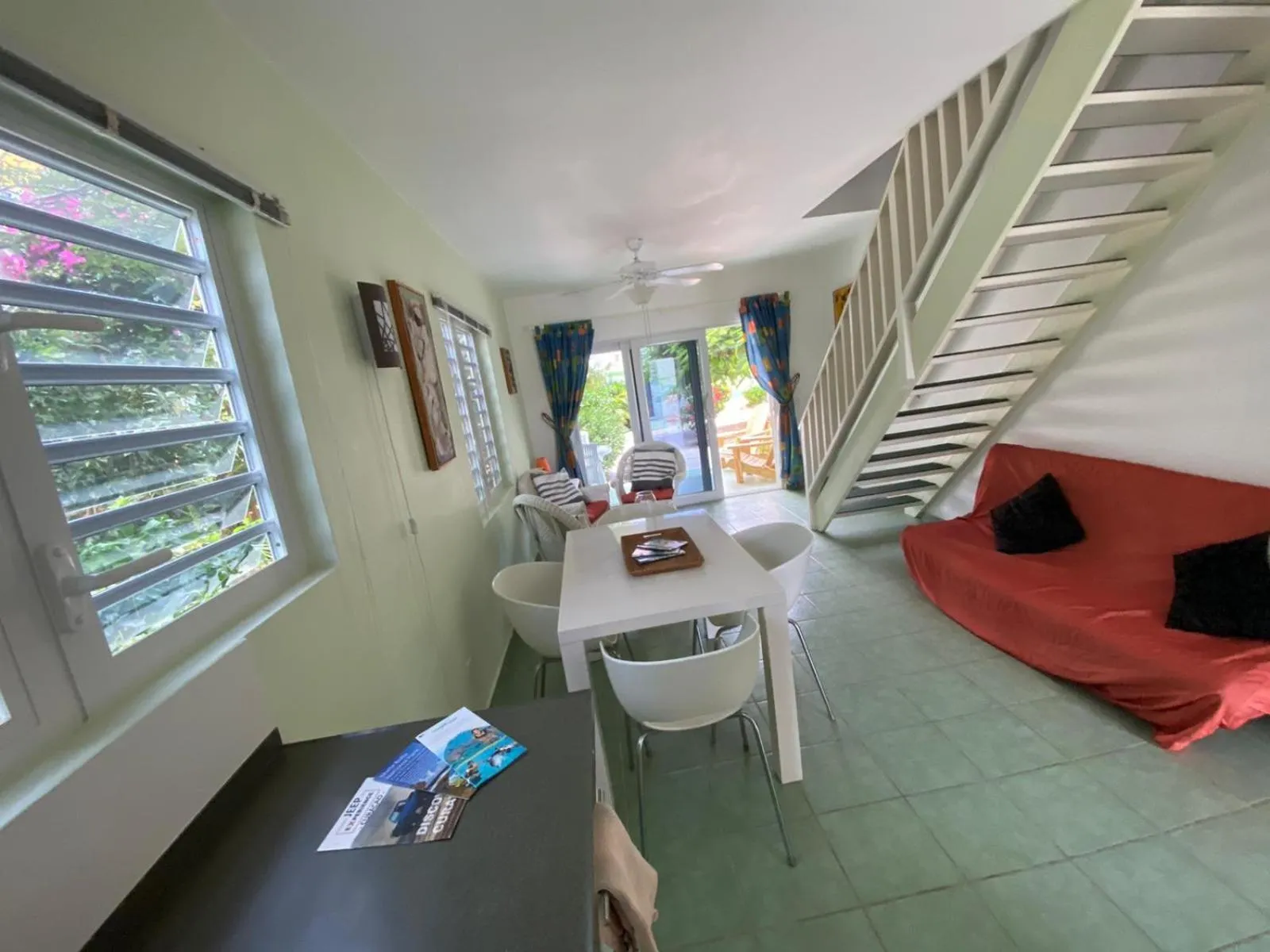 Photo of the whole room in Heliemar