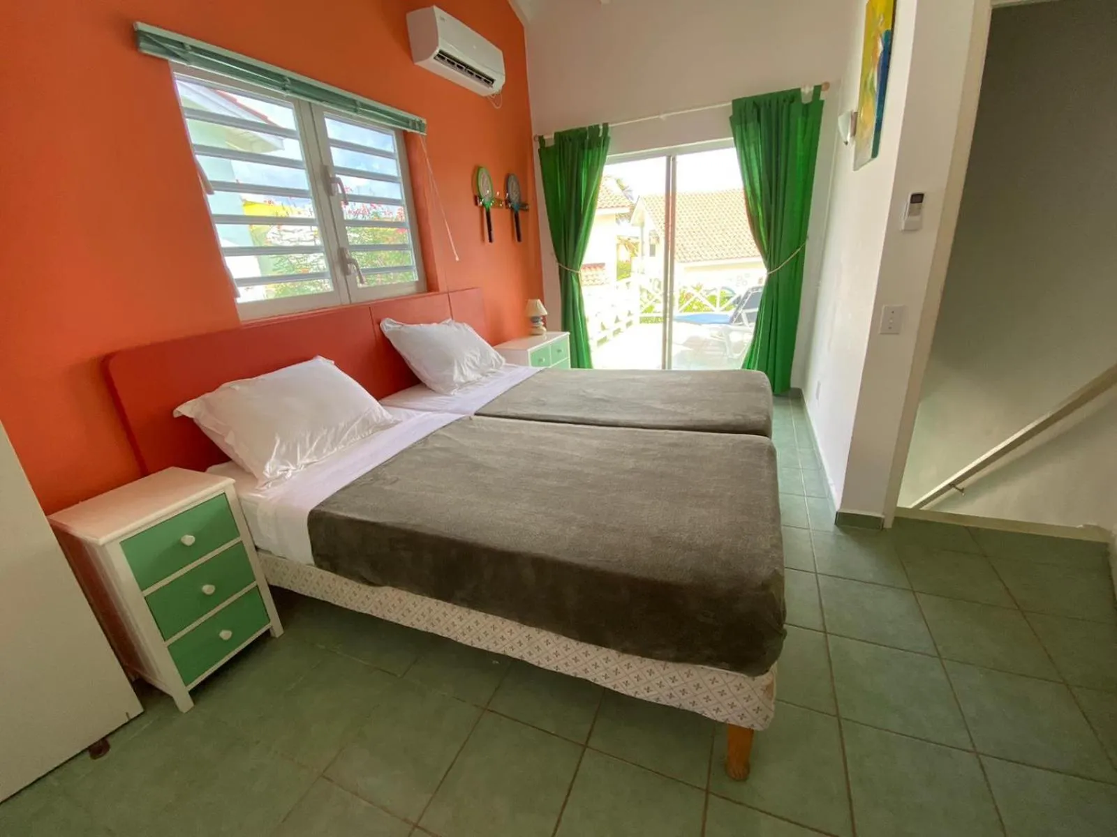 Toilet, Bed in Heliemar