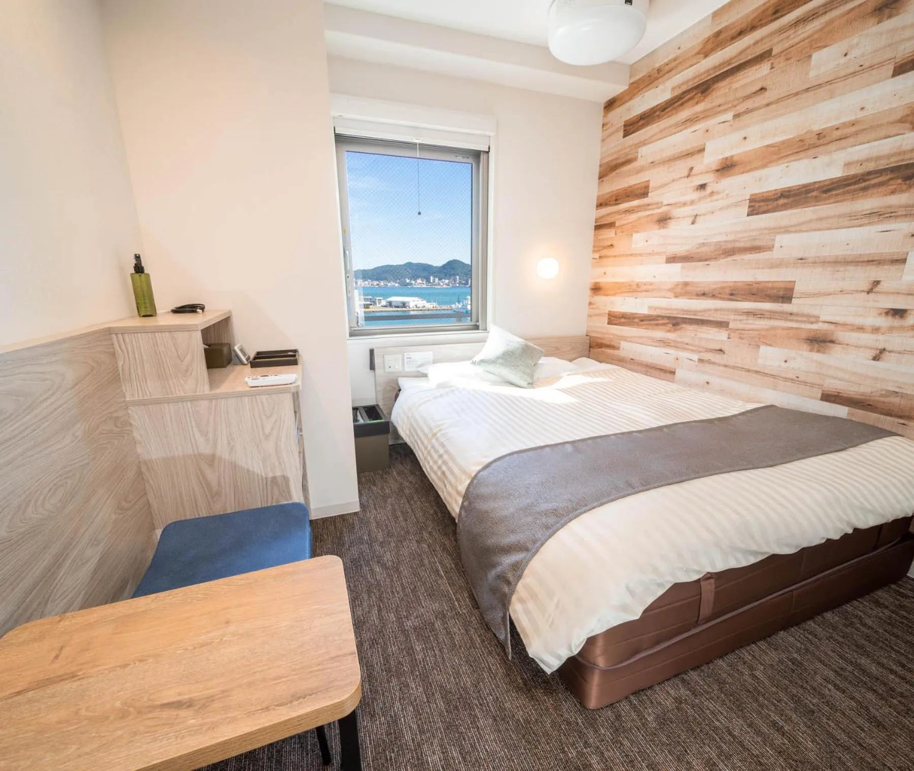 Bed in Super Hotel Premier Shimonoseki