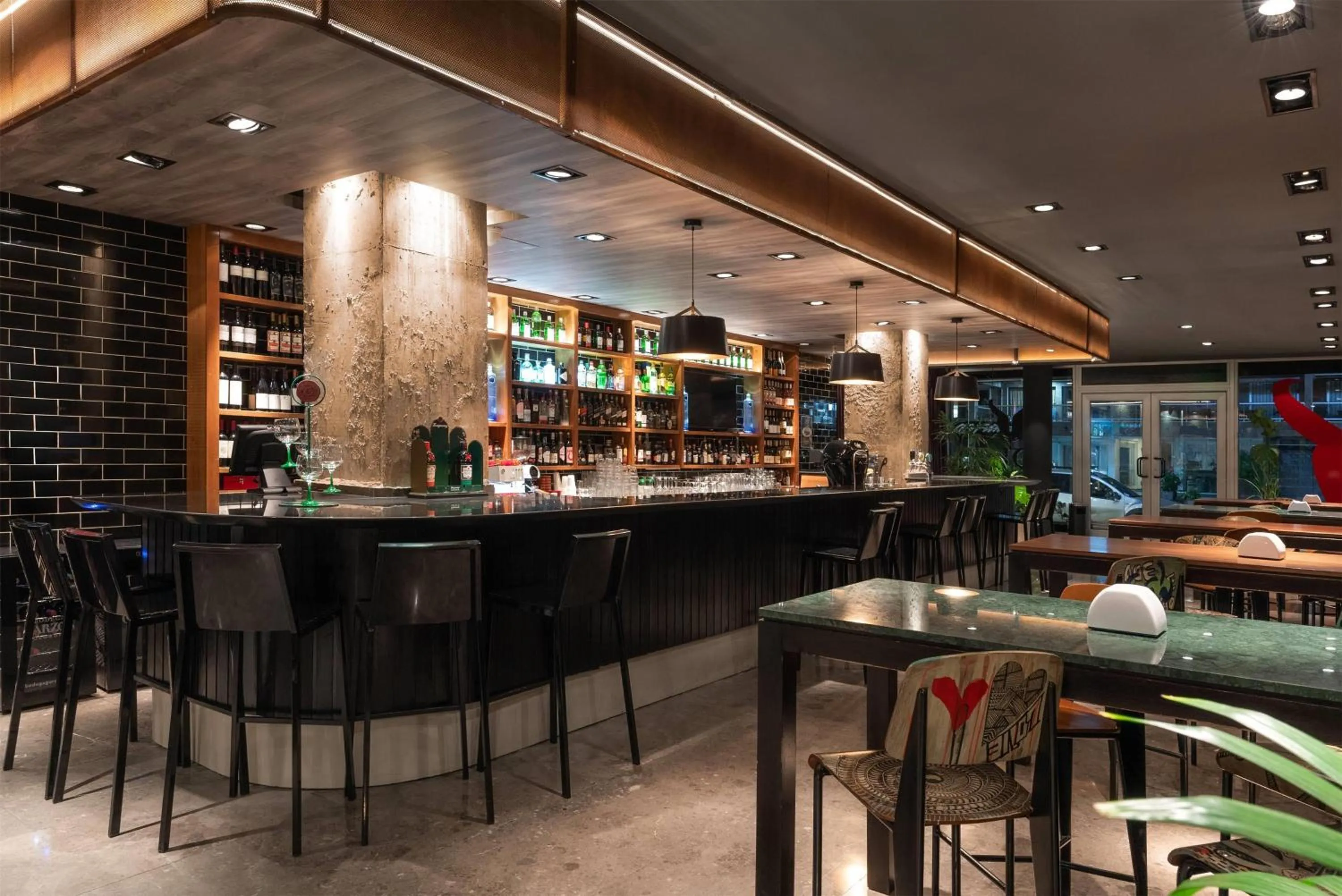 Restaurant/places to eat in Dazzler by Wyndham Montevideo