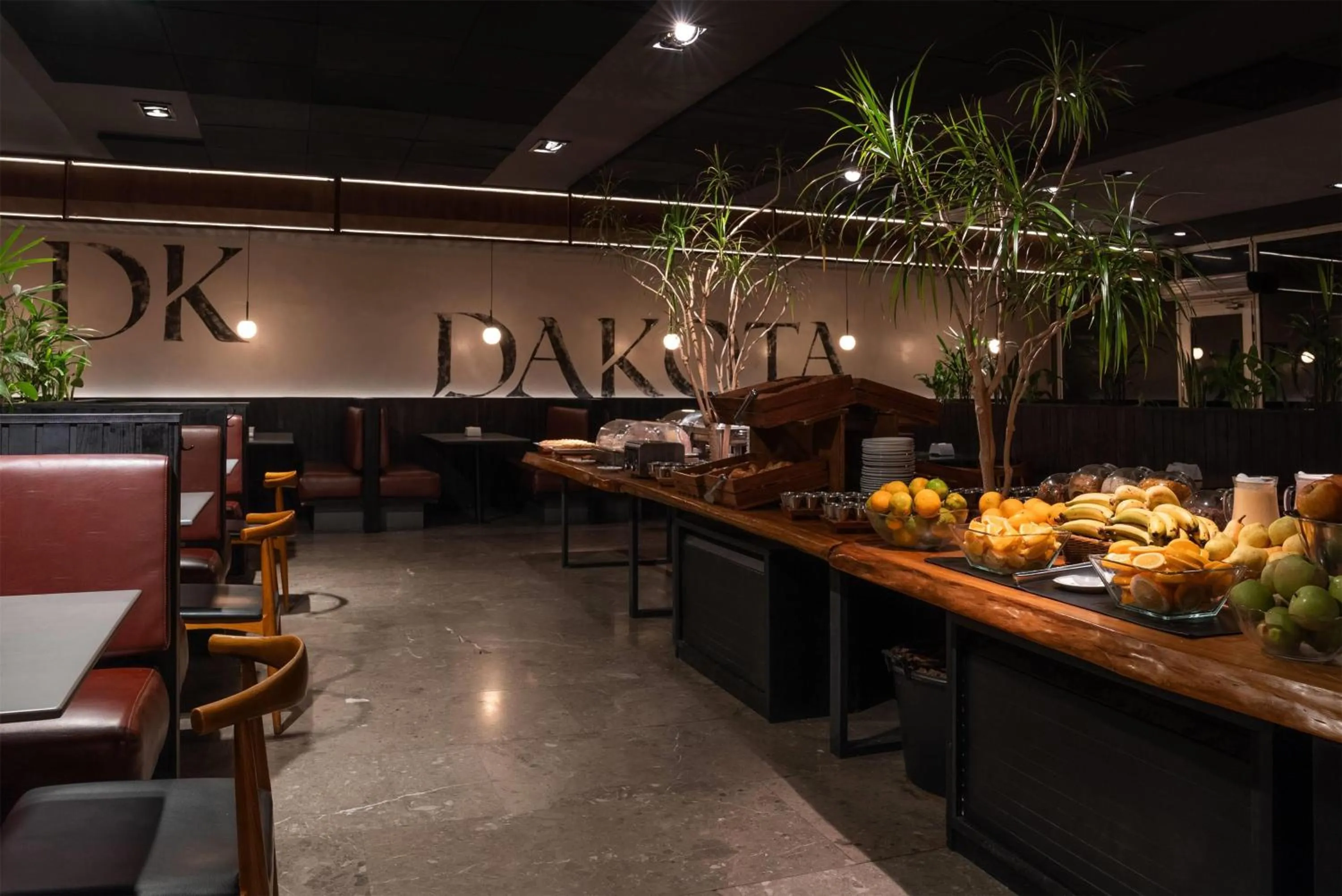 Restaurant/places to eat in Dazzler by Wyndham Montevideo