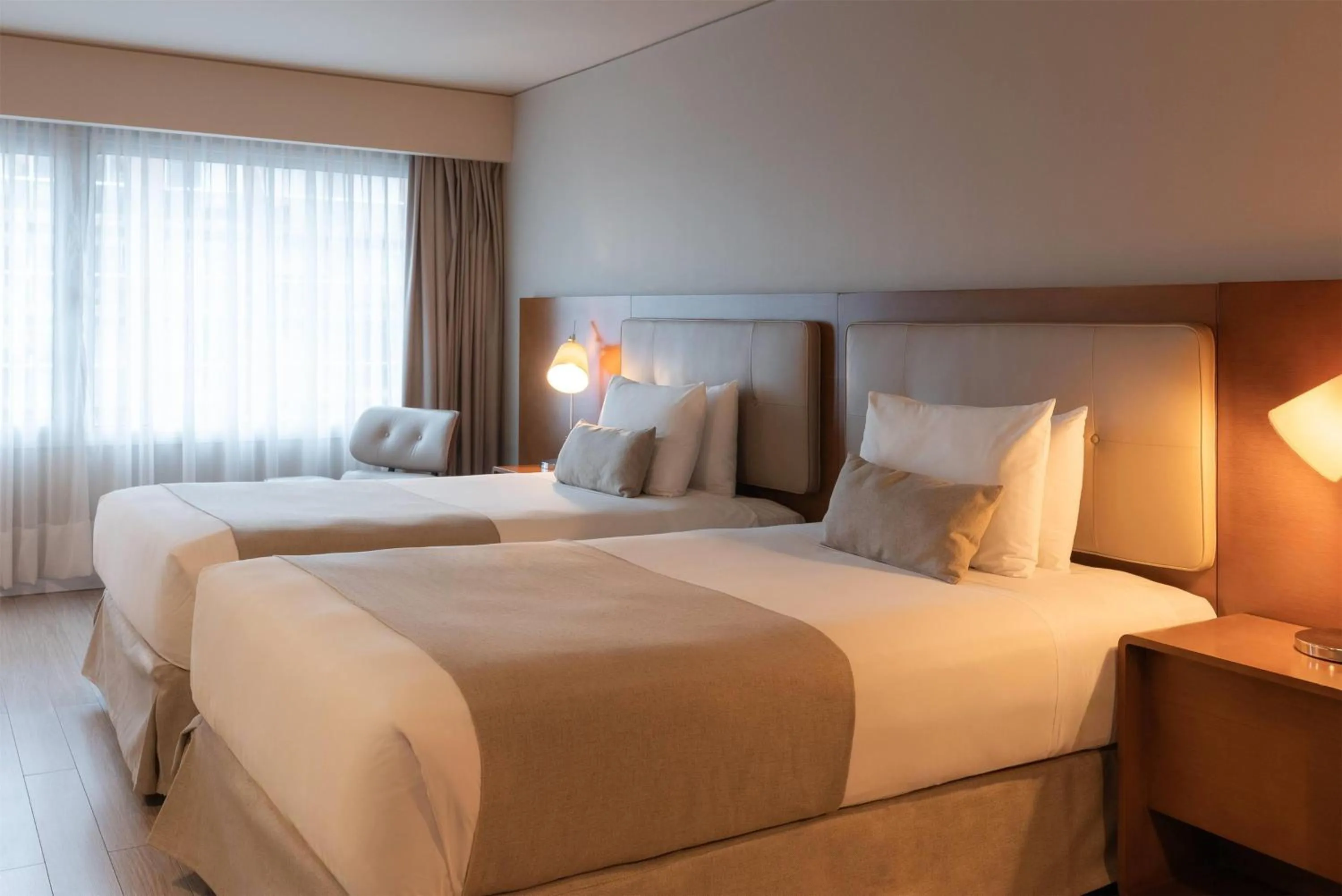 Photo of the whole room, Bed in Dazzler by Wyndham Montevideo