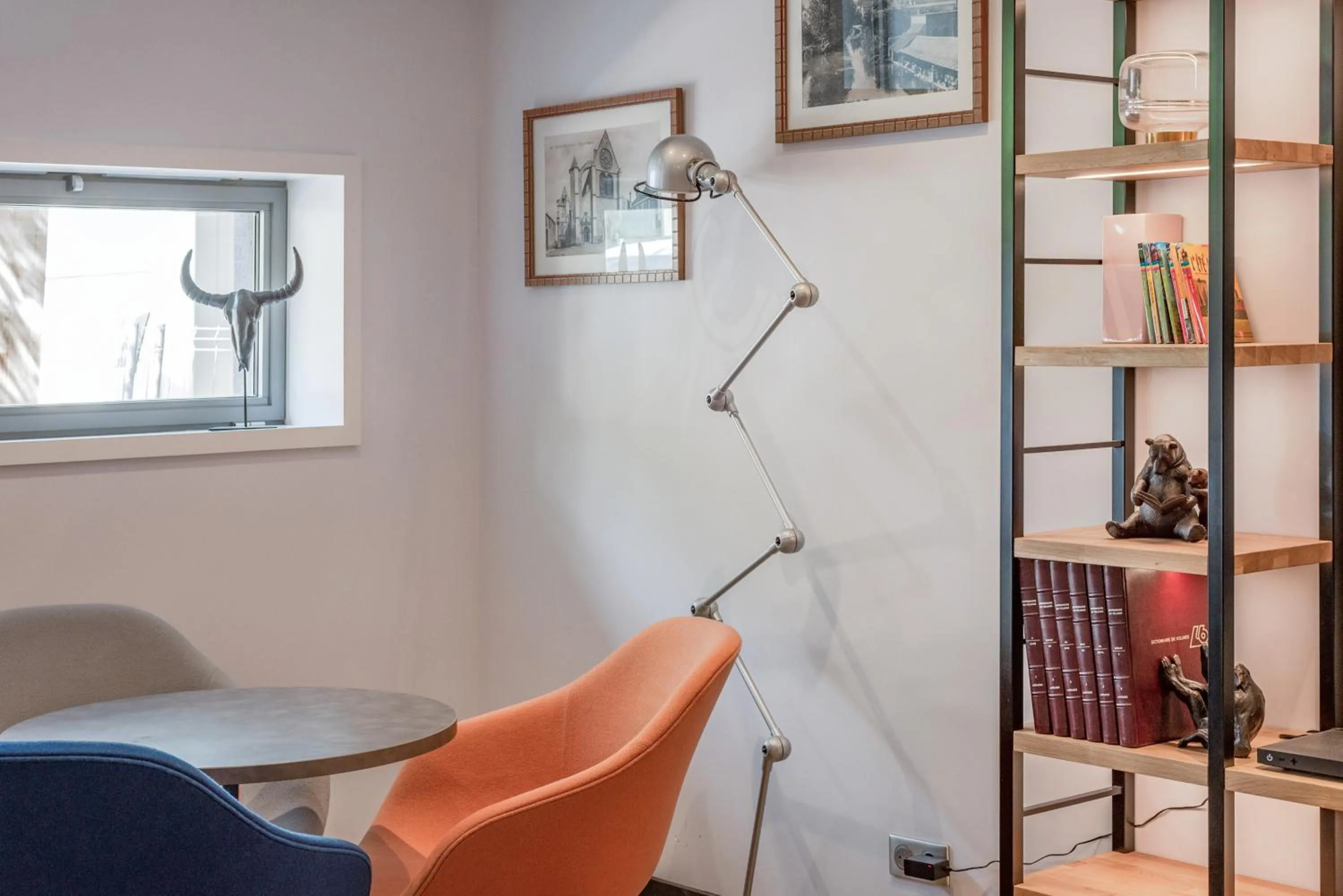 Lounge or bar in Campanile Chartres Centre - Gare - Cathédrale