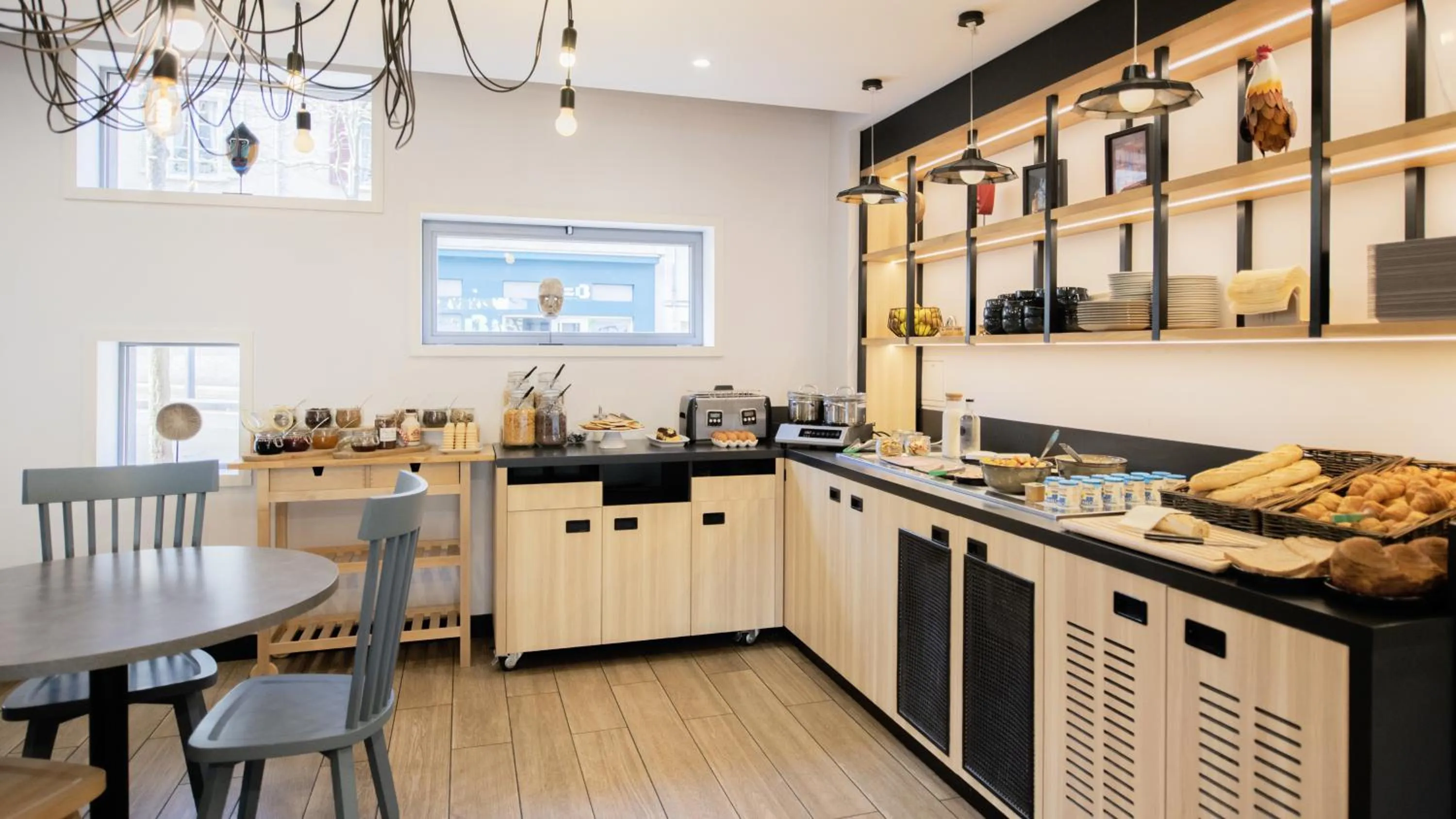 Breakfast in Campanile Chartres Centre - Gare - Cathédrale