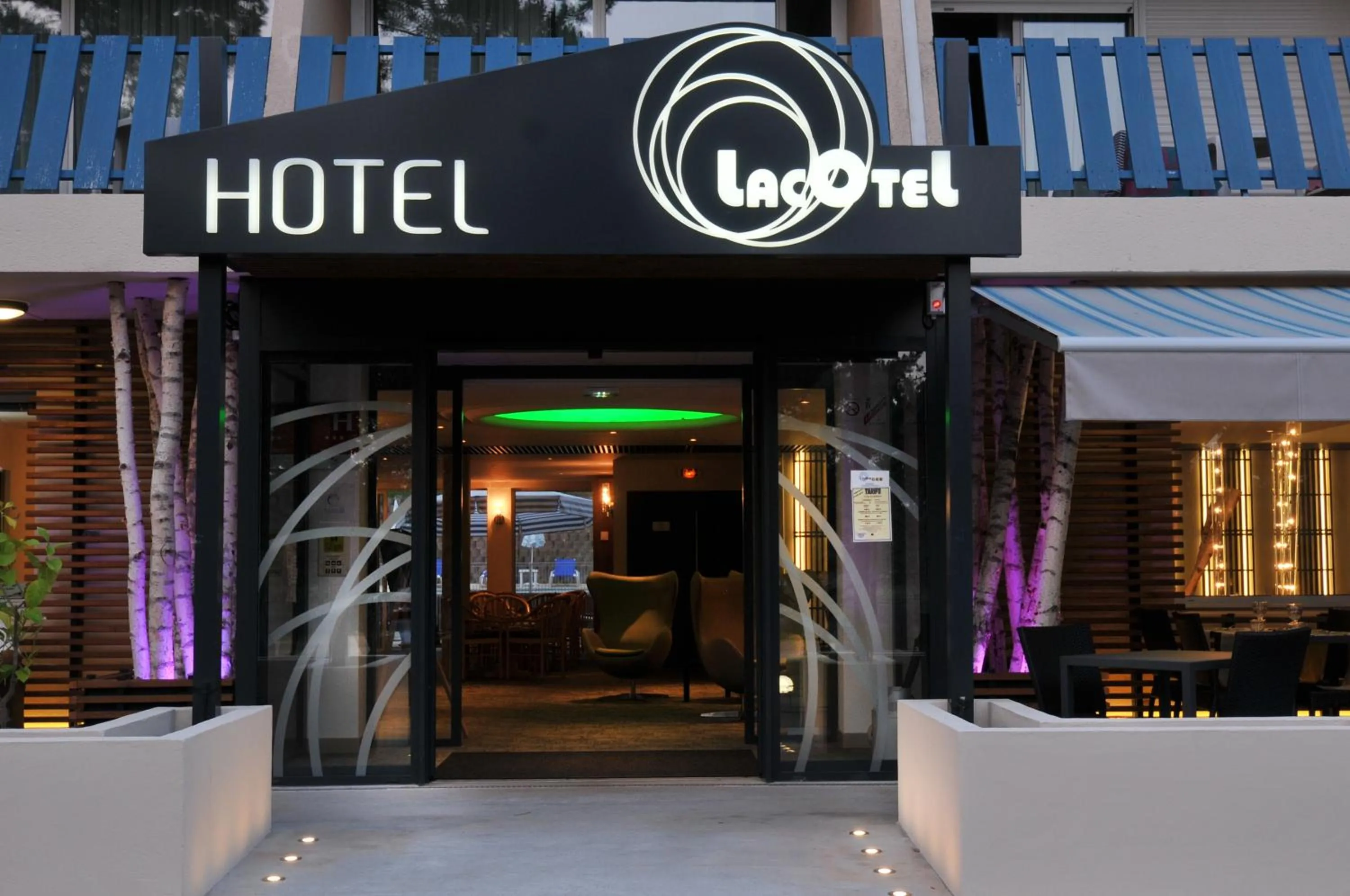 Facade/entrance in Hotel Logis Lacotel