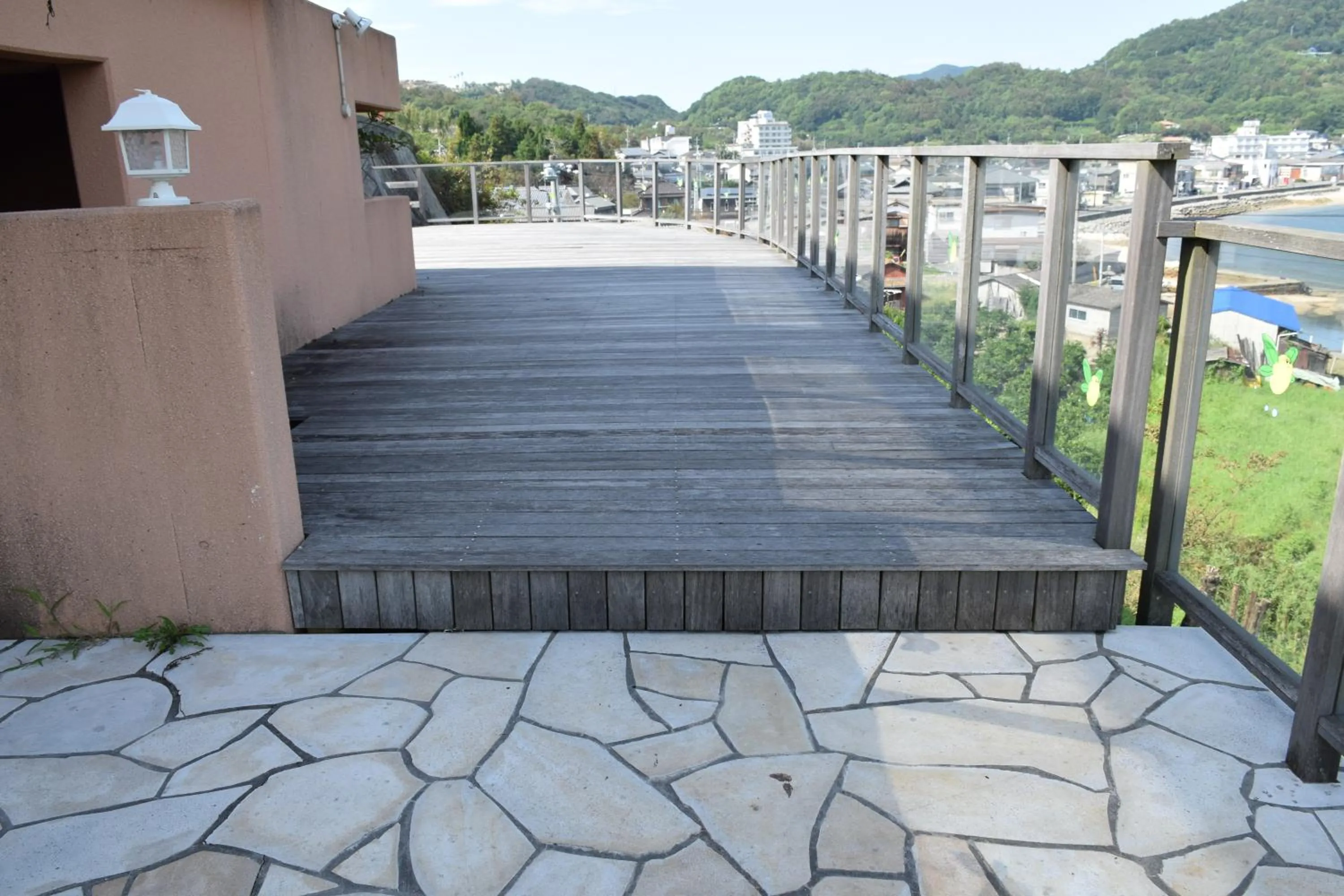 Area and facilities in Taiyou no Ouchi