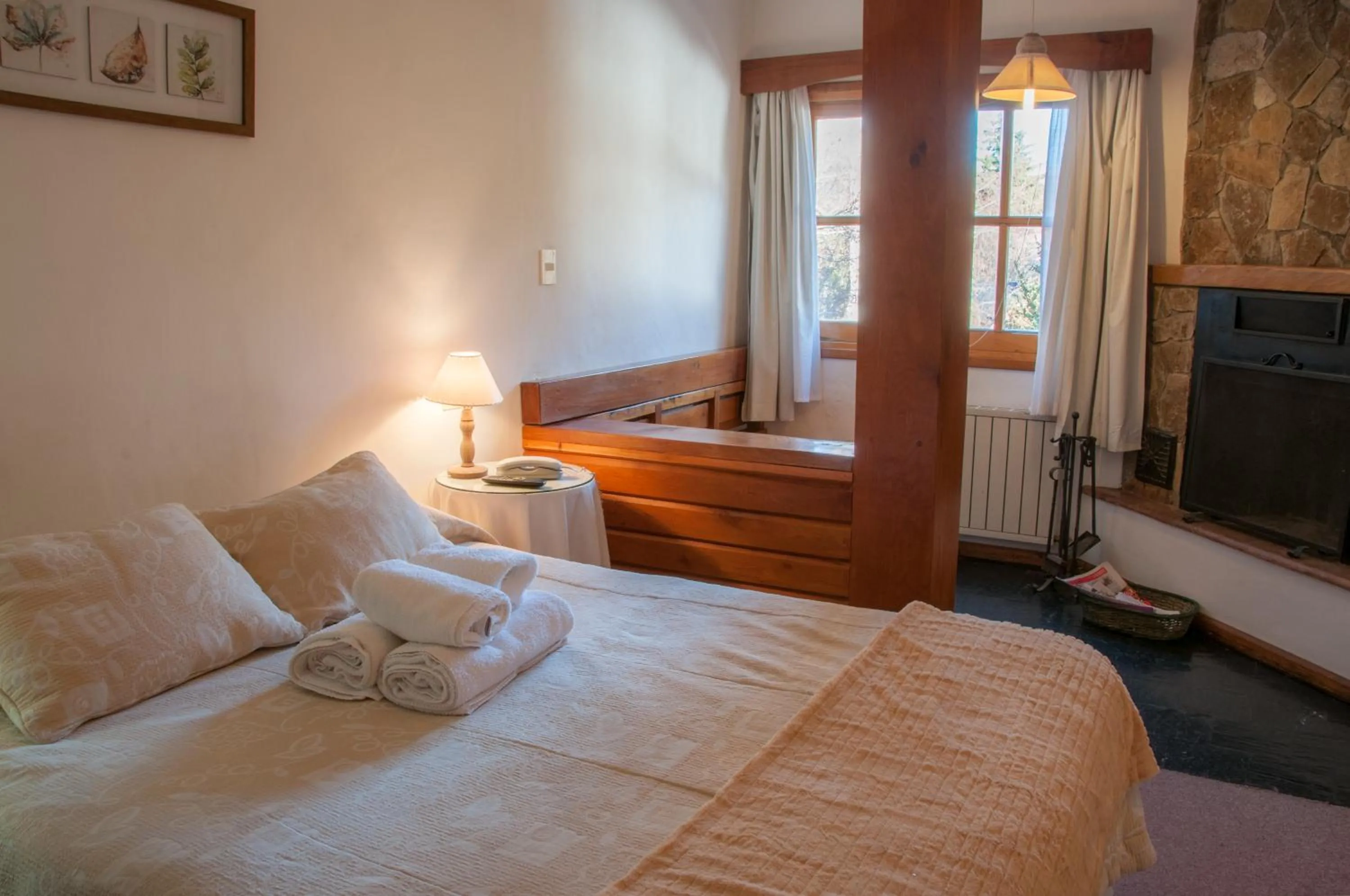 Photo of the whole room, Bed in Hostería El Arbol Duende