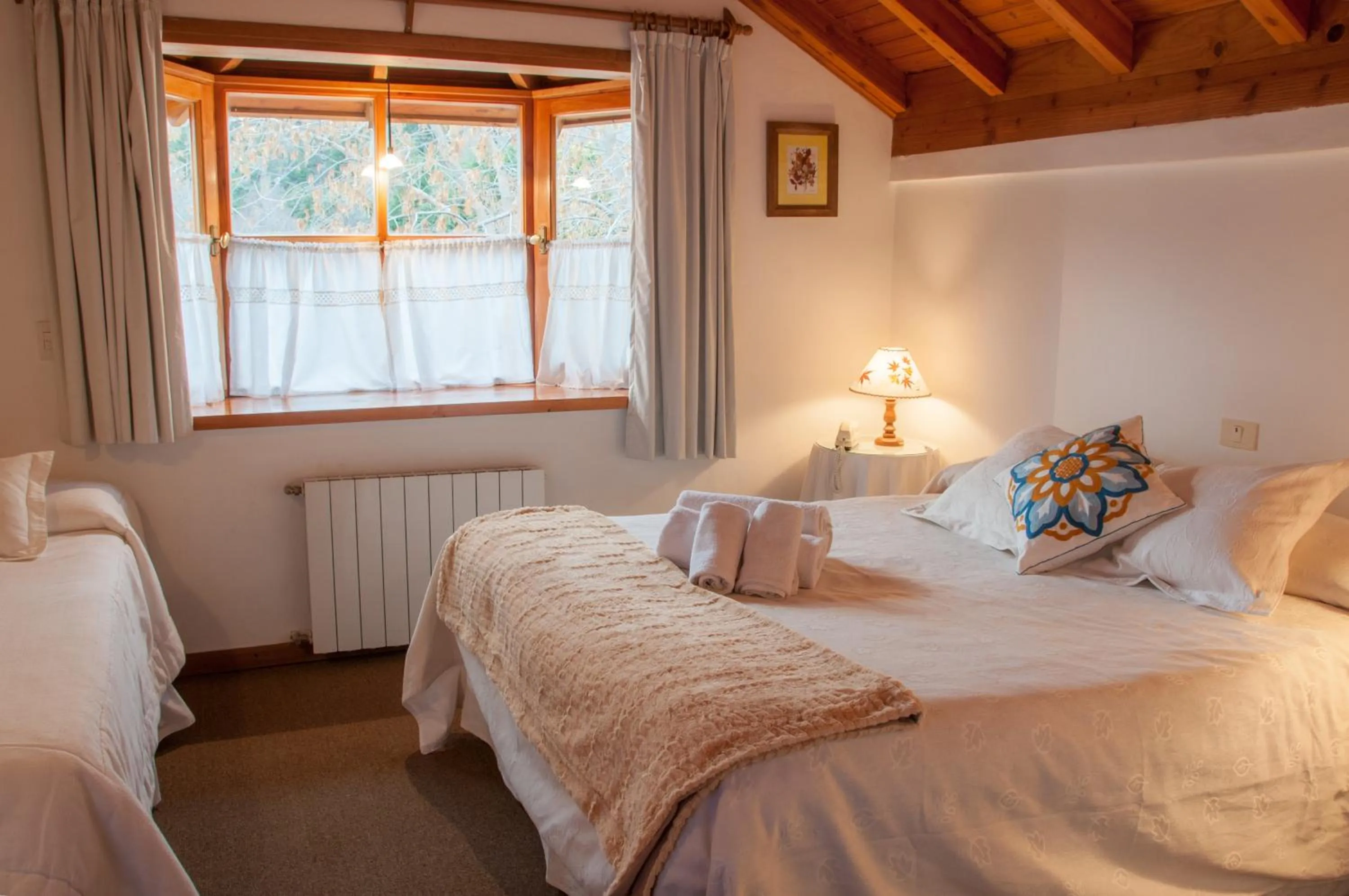 Photo of the whole room, Bed in Hostería El Arbol Duende