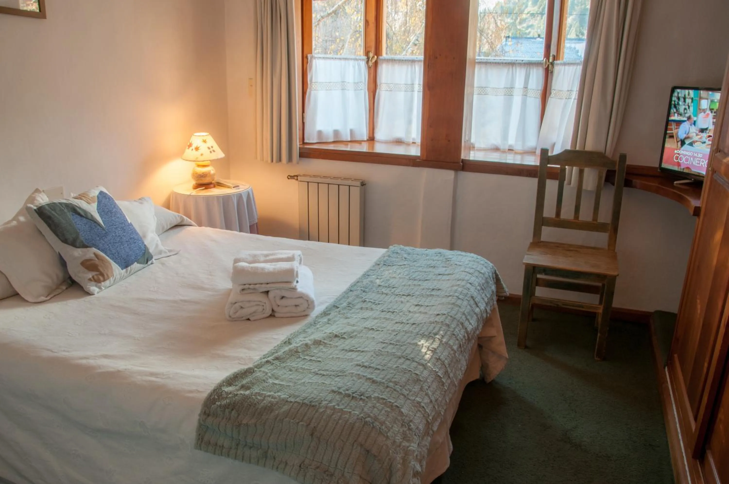 Photo of the whole room, Bed in Hostería El Arbol Duende