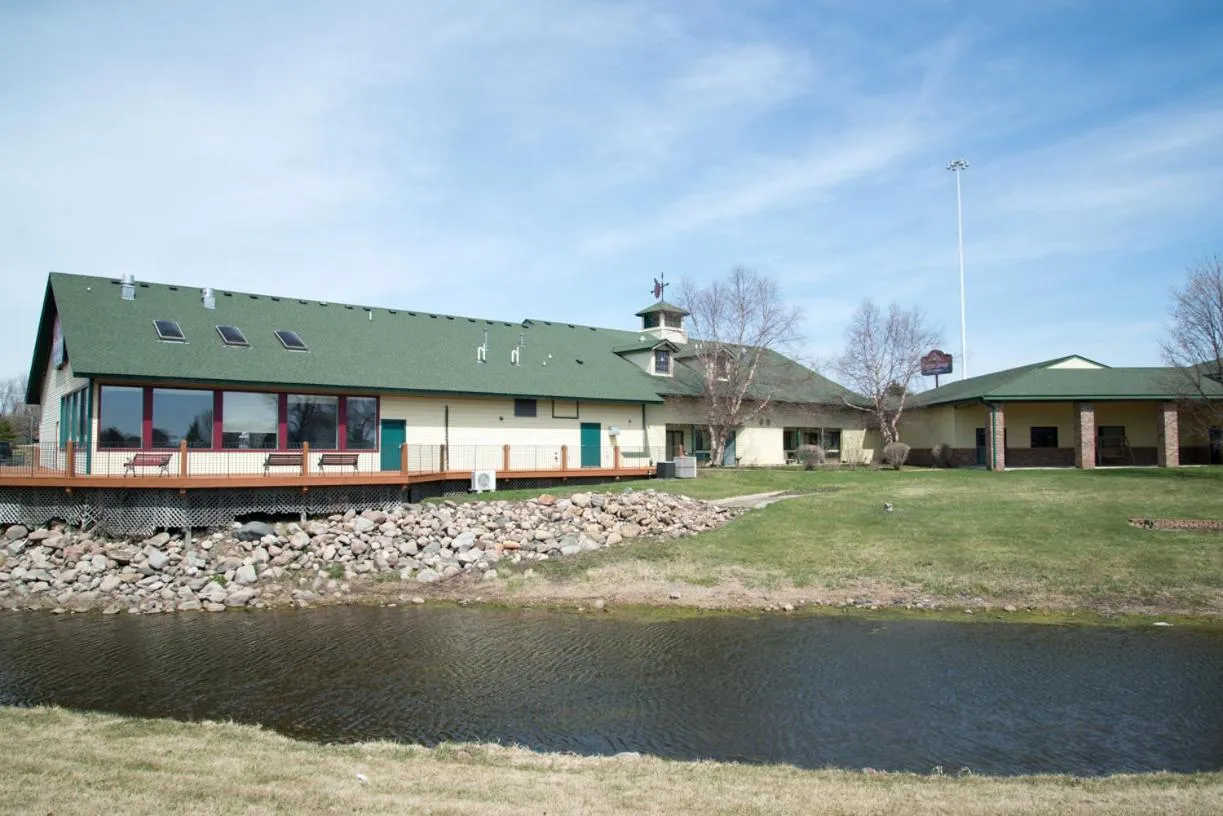 Property building in HomeTown Inn and Suites Belle Plaine