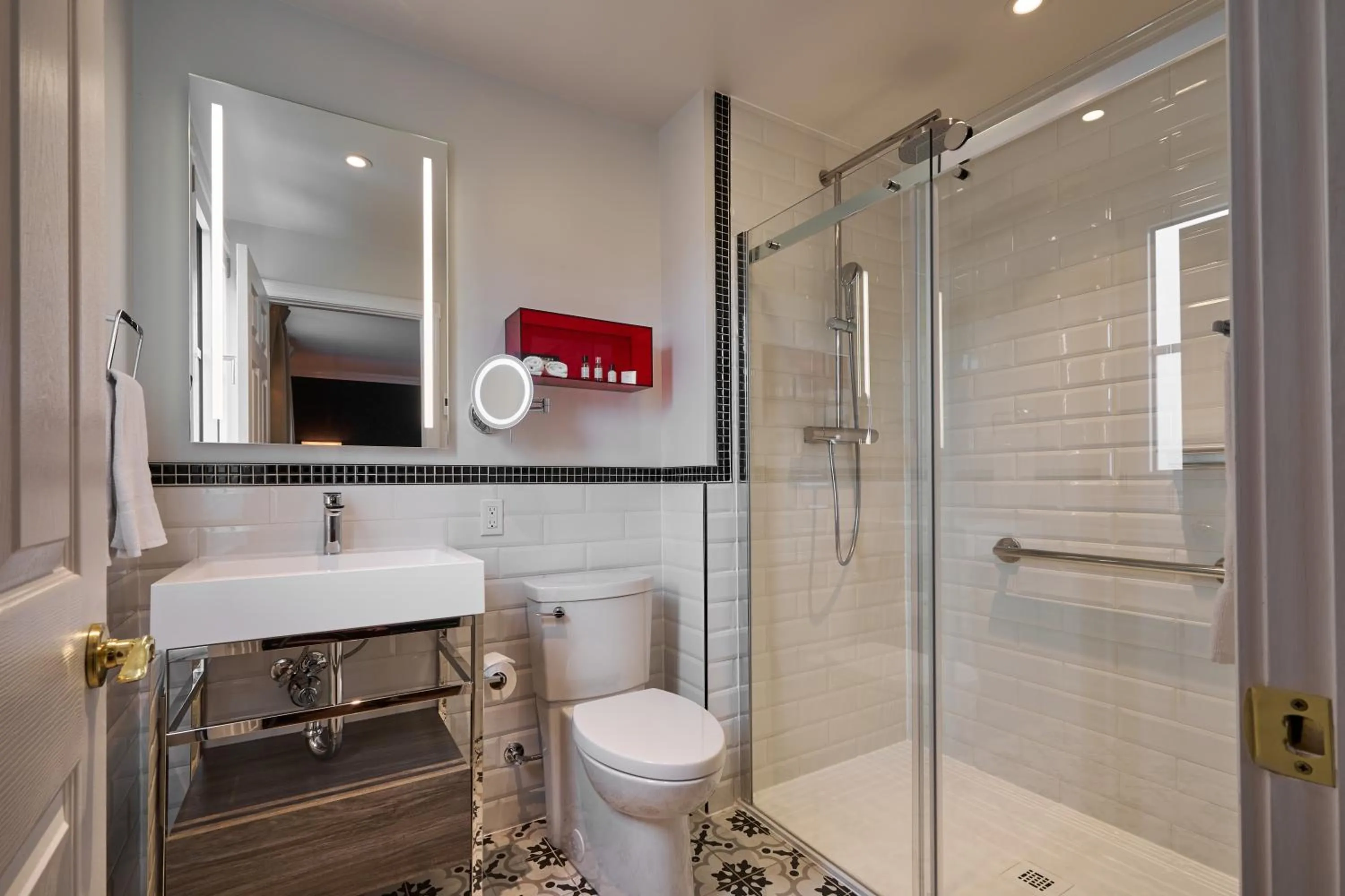 Shower in Hotel Bonaparte