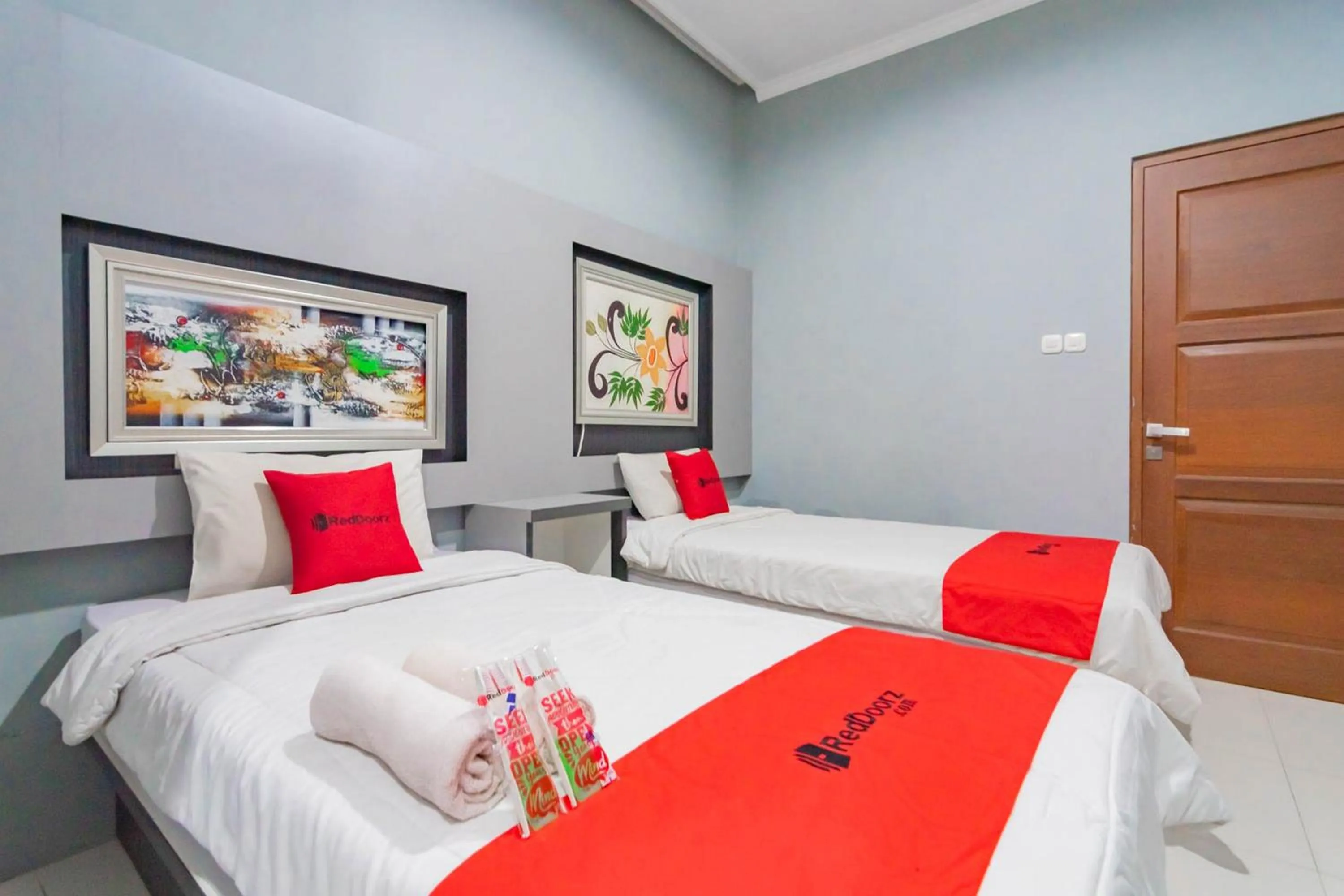 Bed in RedDoorz Resort Premium @ Sangkan Hurip Kuningan