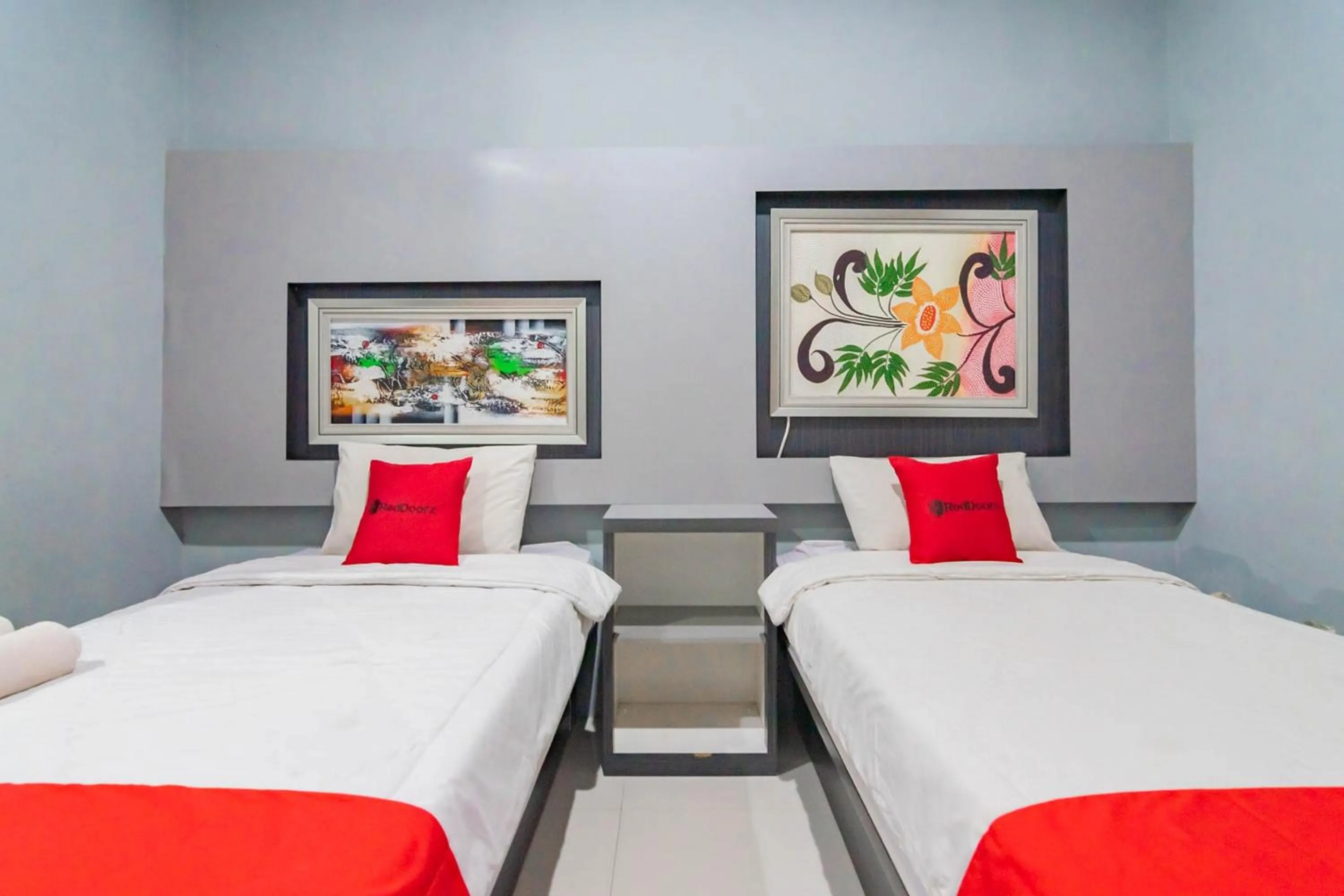 Bed in RedDoorz Resort Premium @ Sangkan Hurip Kuningan