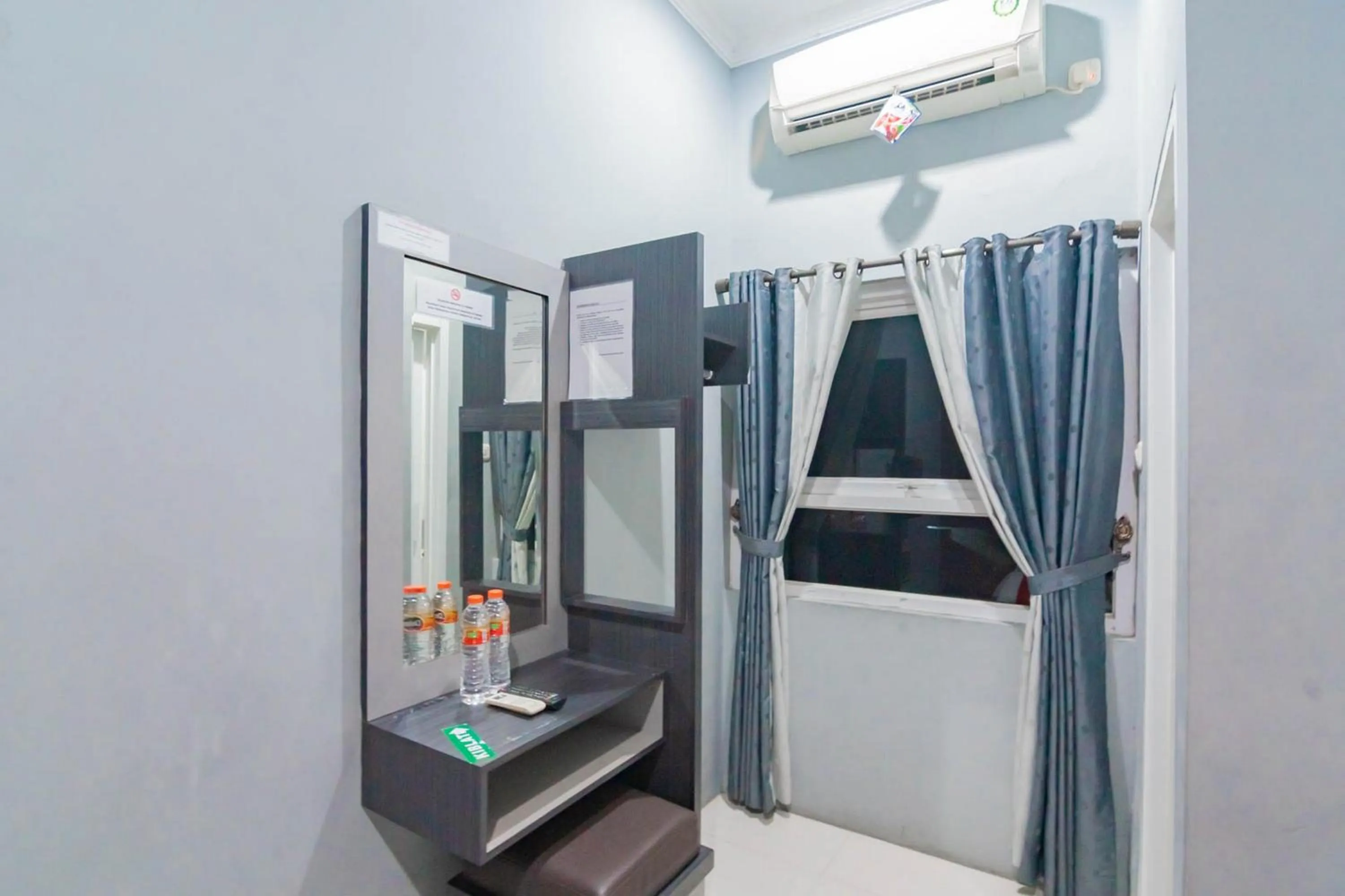 air conditioner in RedDoorz Resort Premium @ Sangkan Hurip Kuningan