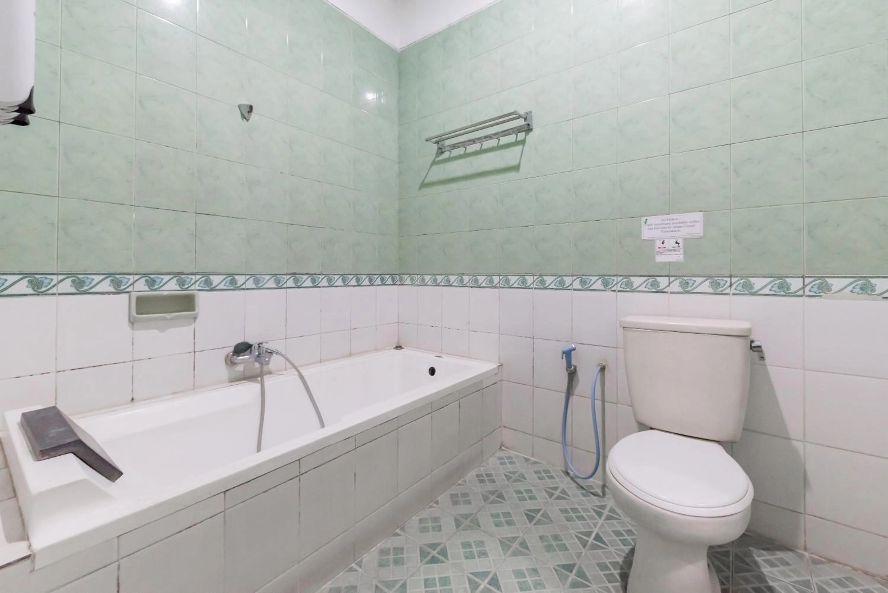 Bathroom in RedDoorz Resort Premium @ Sangkan Hurip Kuningan