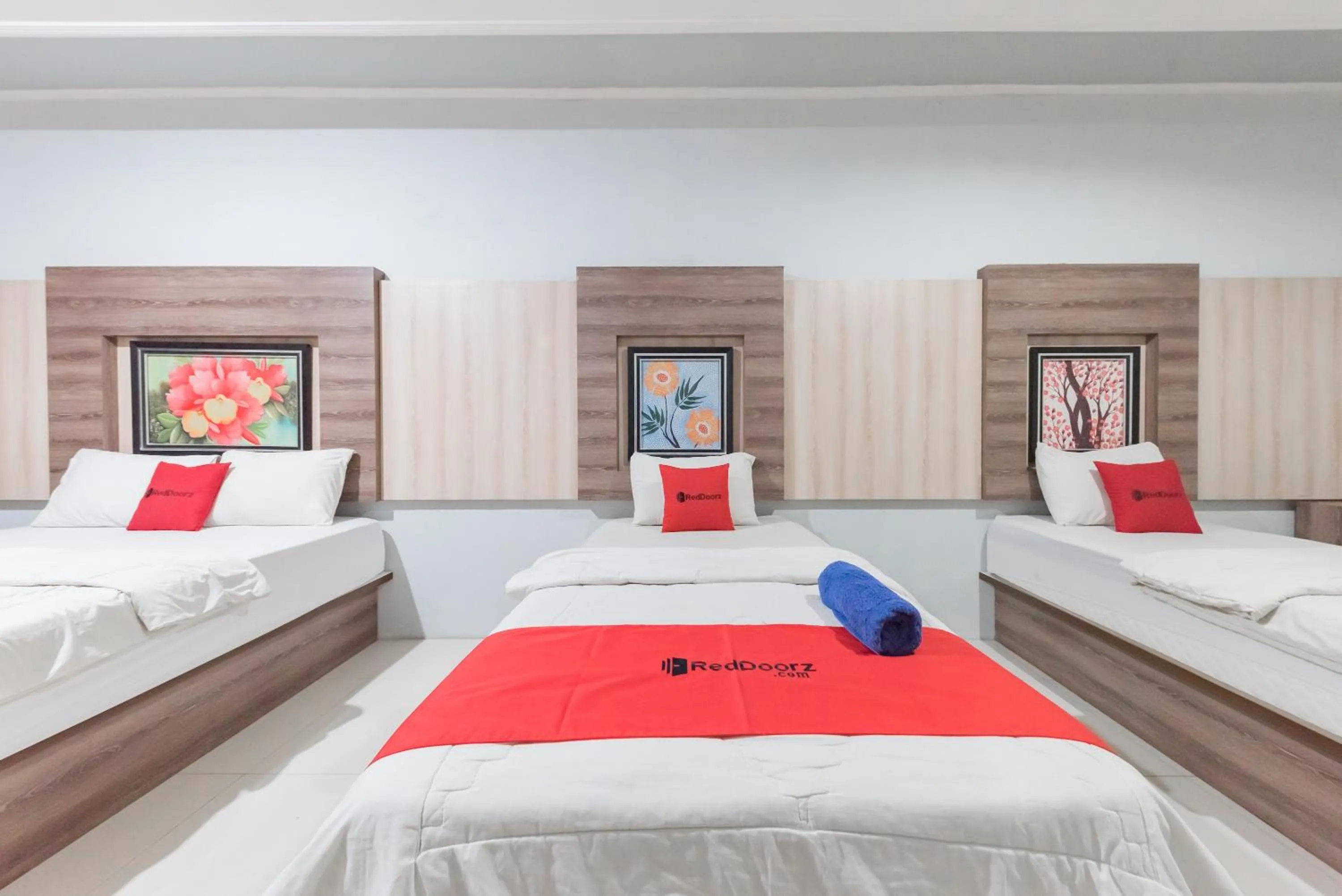 Bed in RedDoorz Resort Premium @ Sangkan Hurip Kuningan