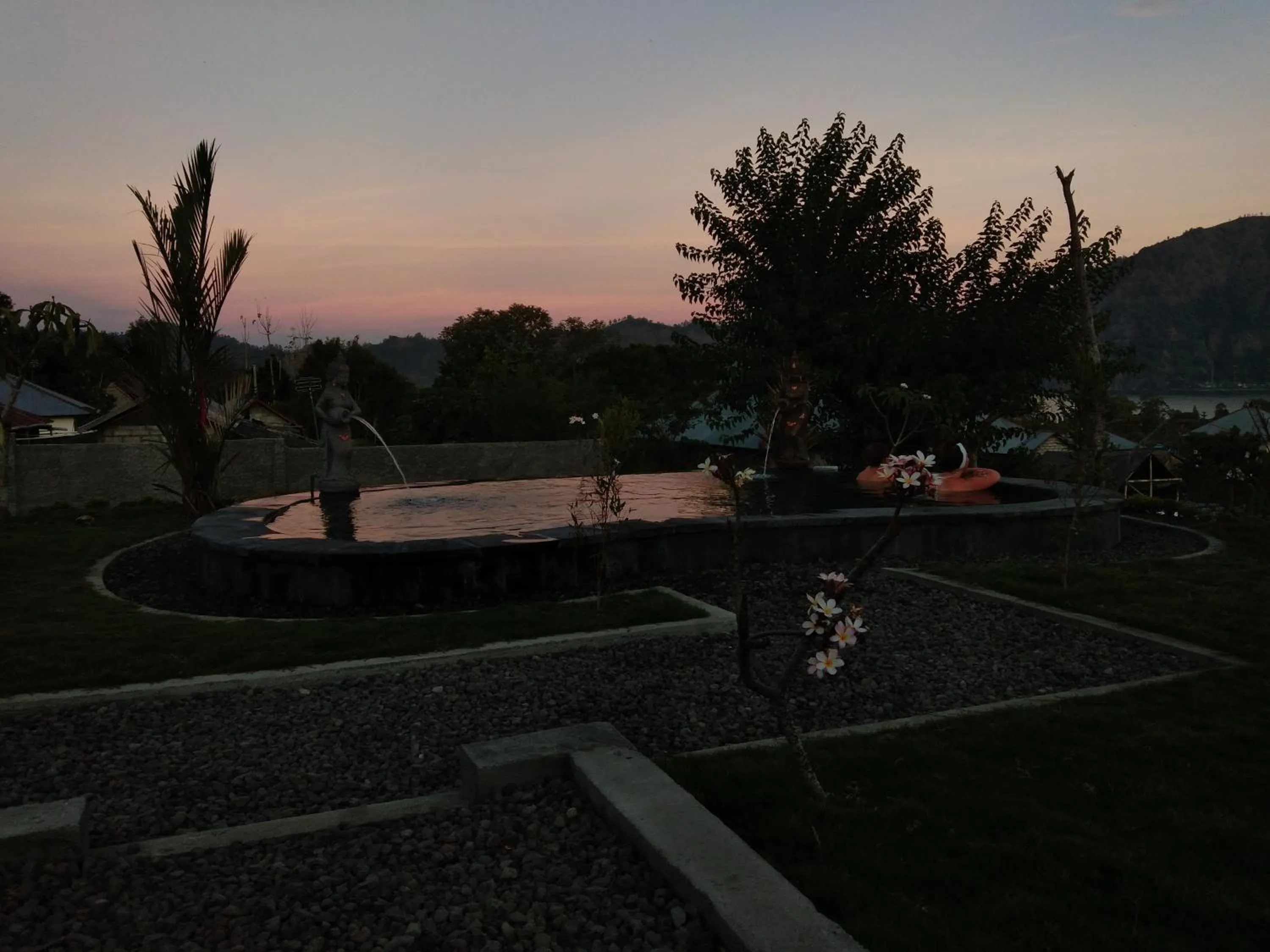 Batur Pyramid Guesthouse