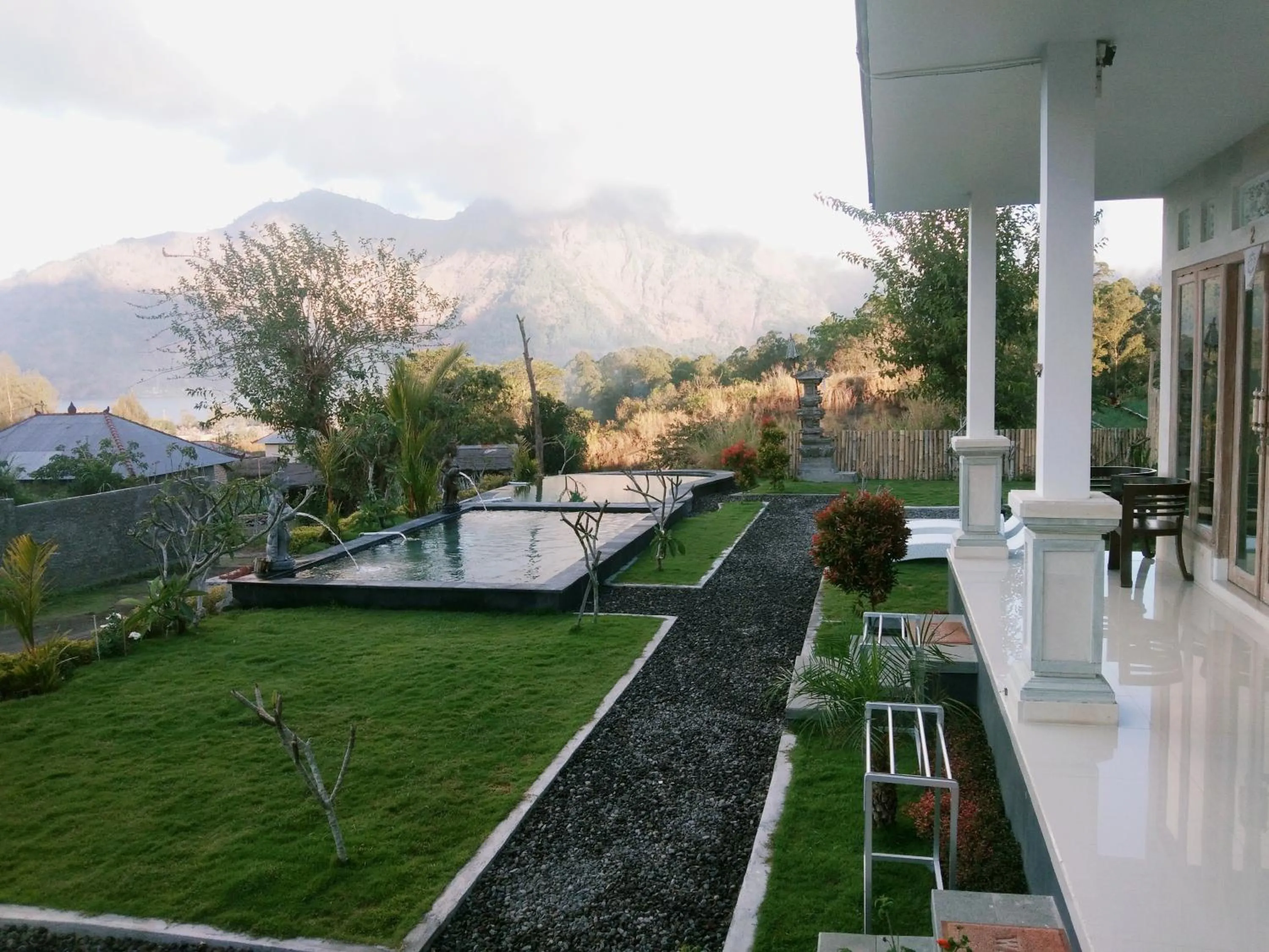 Batur Pyramid Guesthouse