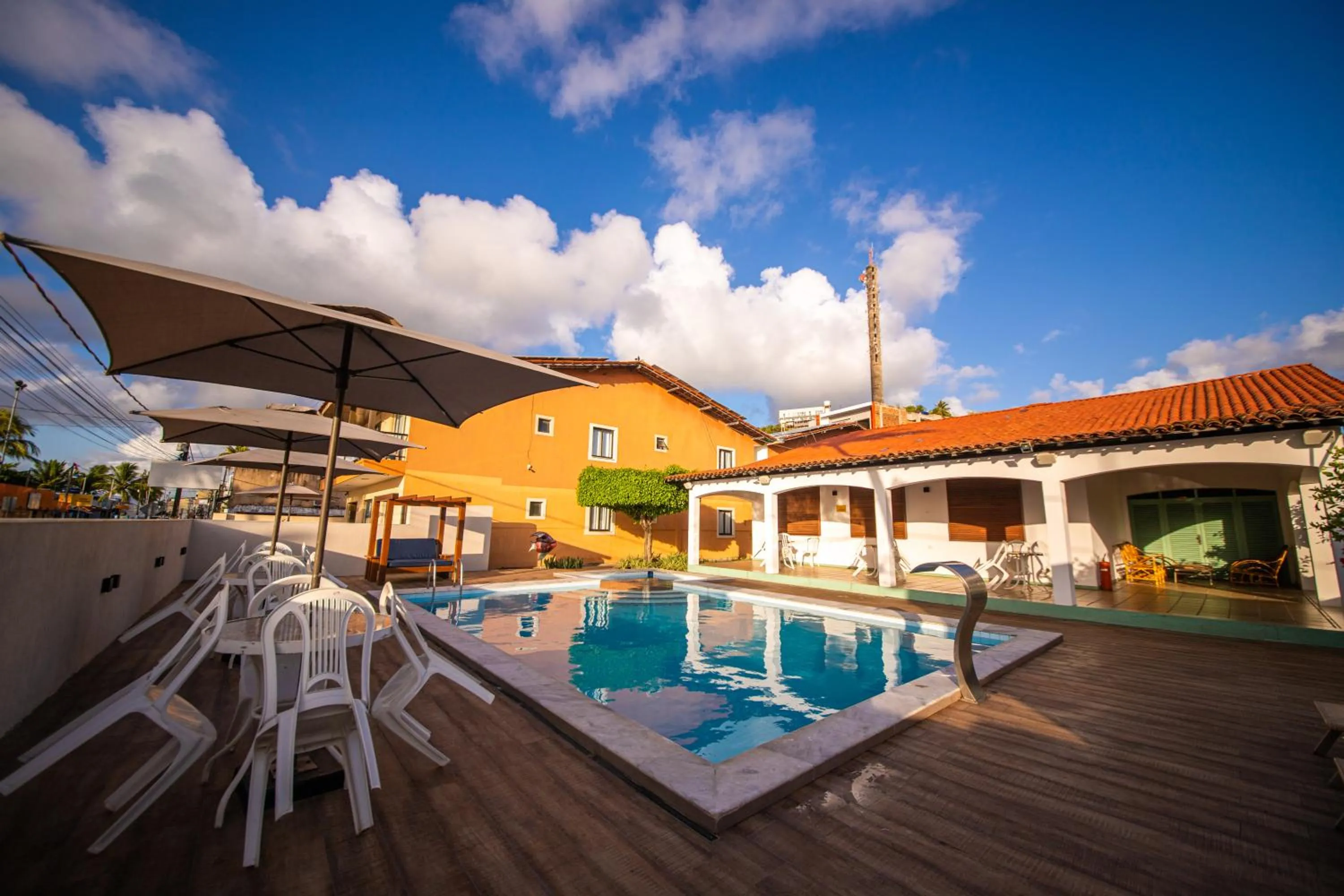 Swimming pool in Pousada Mariluz