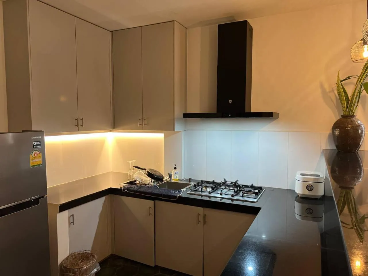 stove in Baahu Villa