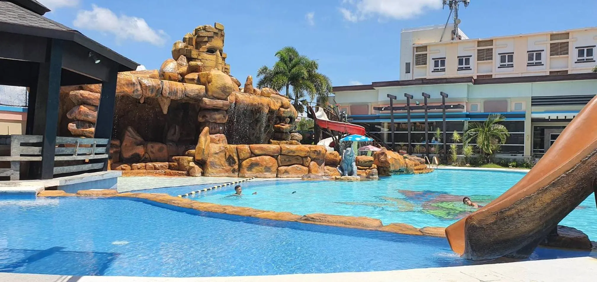 Swimming pool in MO2 Westown Hotel Iloilo