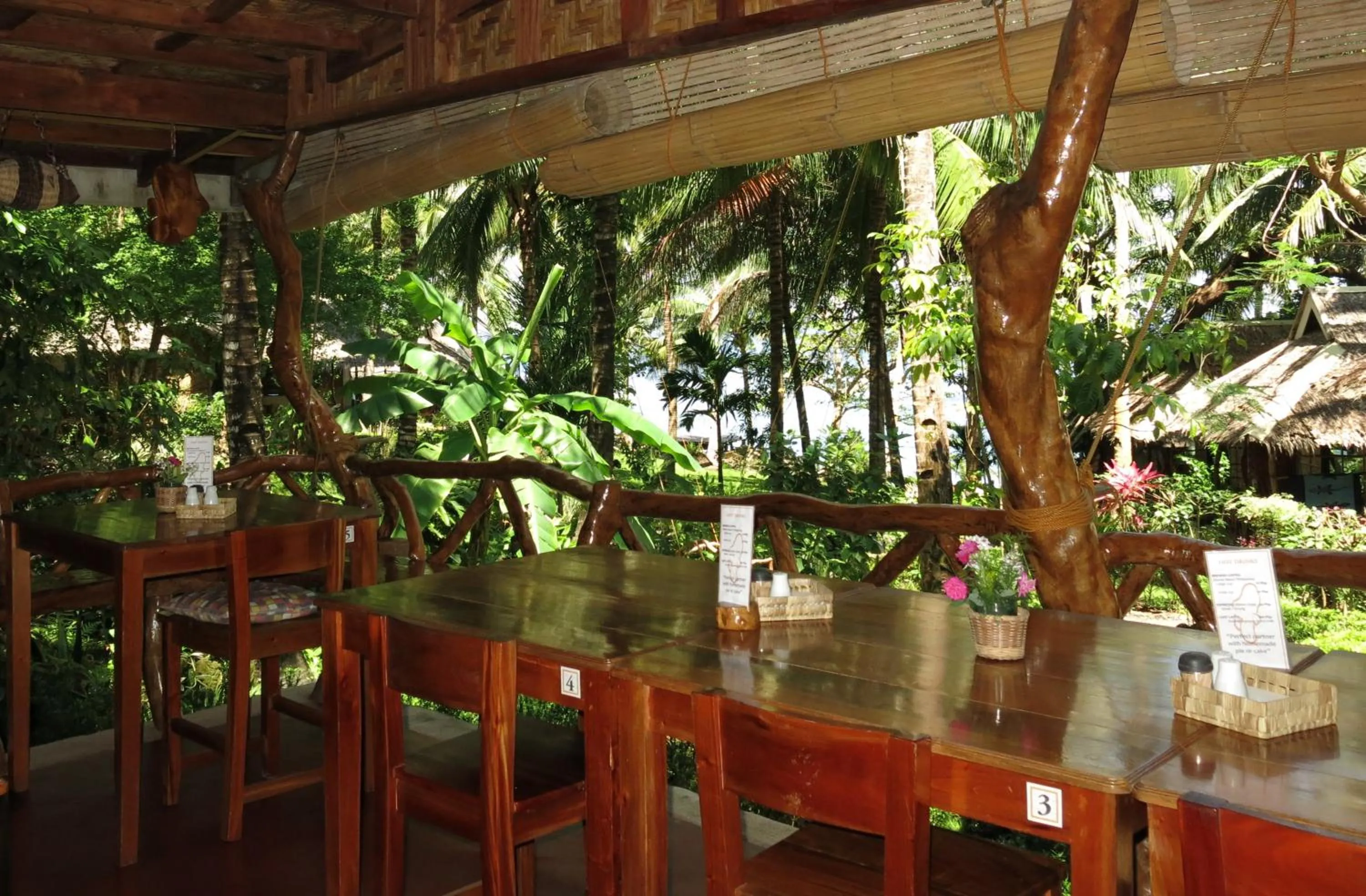 Restaurant/places to eat in Camiguin Volcan Beach Eco Retreat & Dive Resort