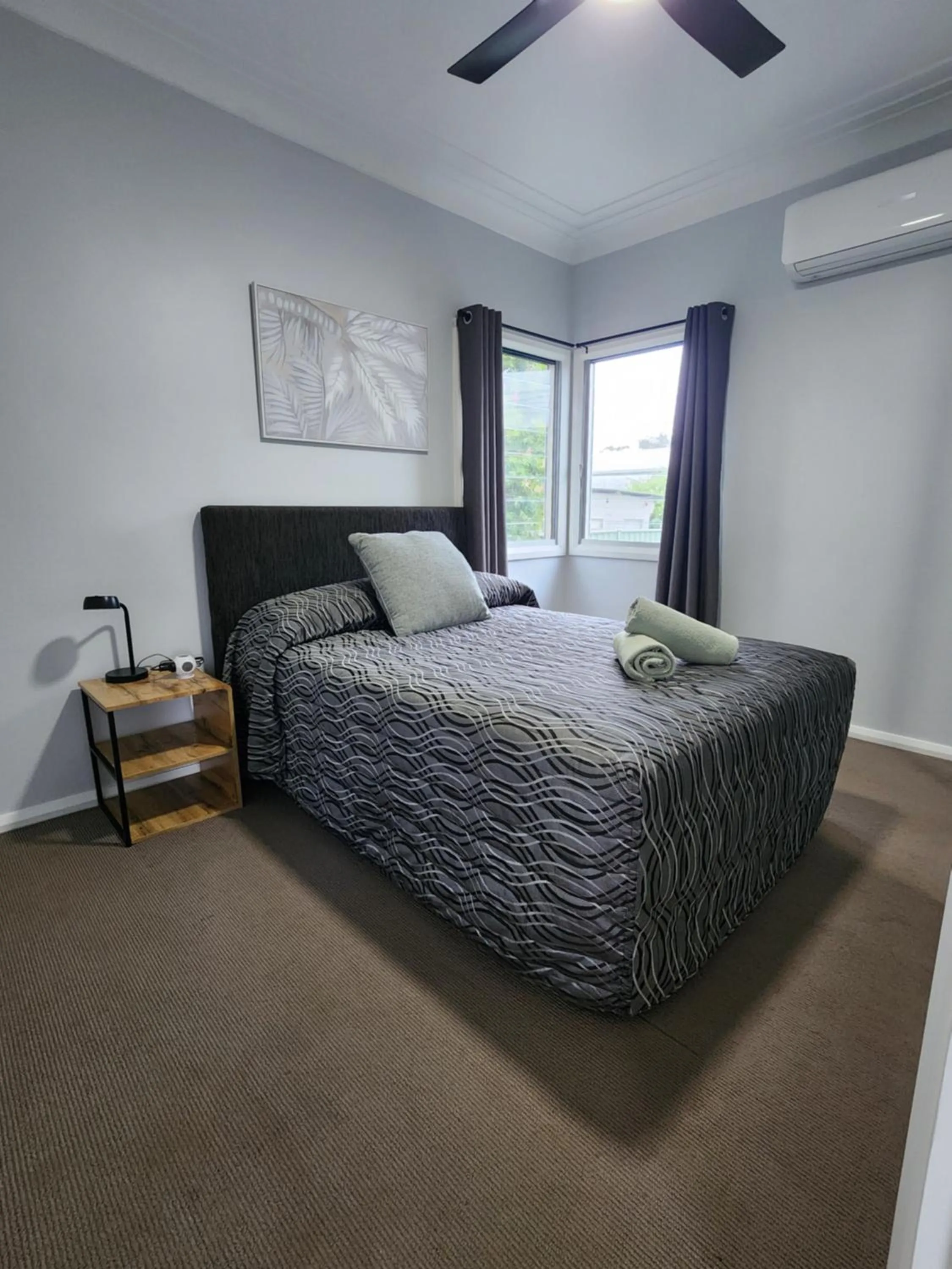 Bedroom, Bed in Denman Motor Inn