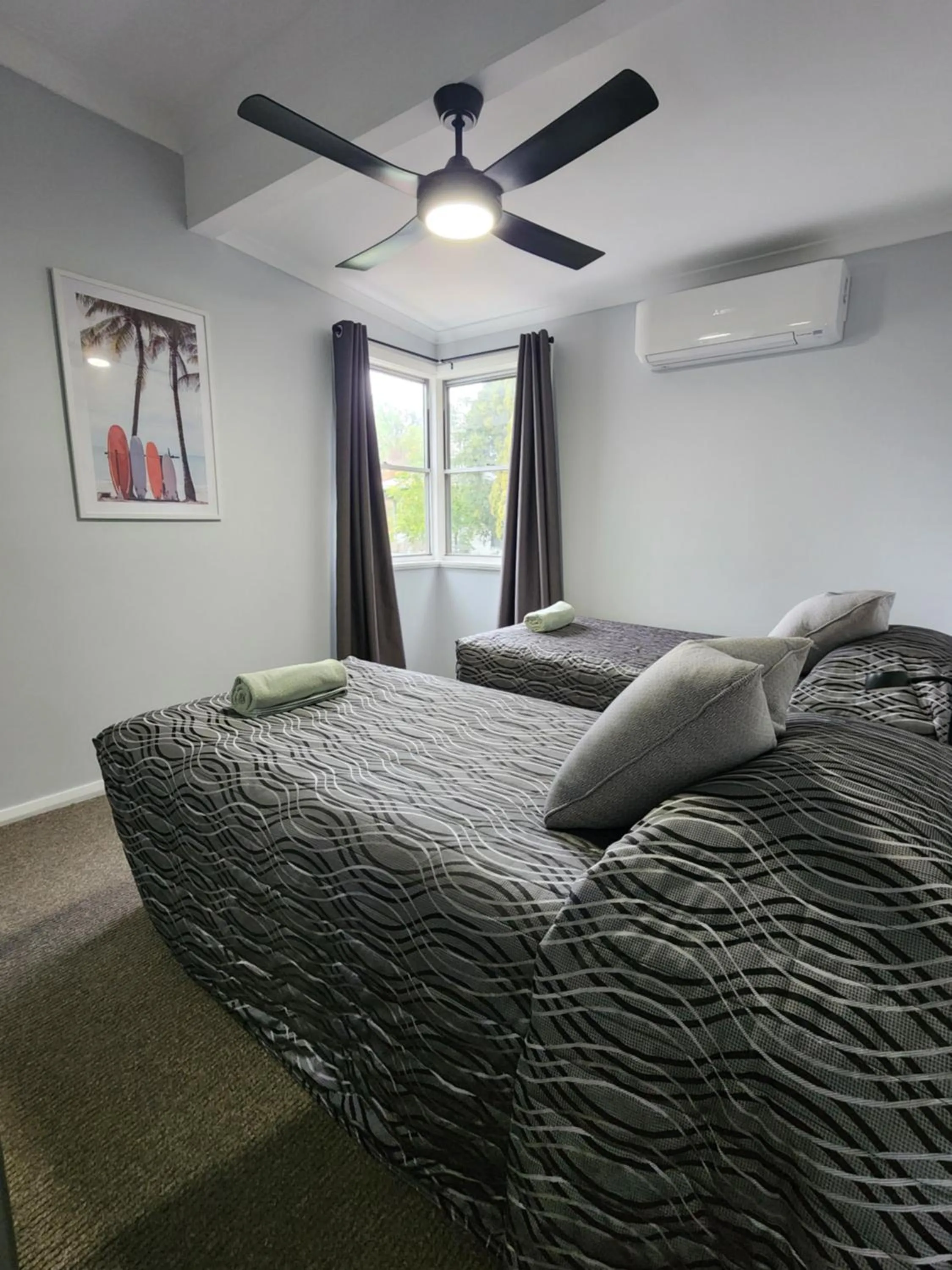 Bedroom, Bed in Denman Motor Inn