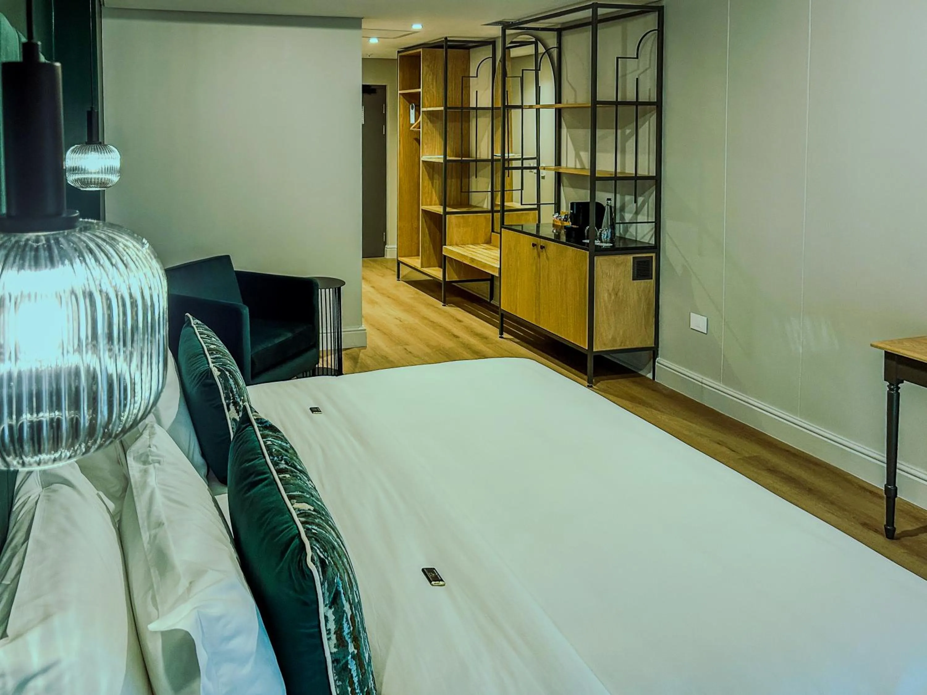 Bed in Old Bank Hotel - Lion Roars Hotels & Lodges