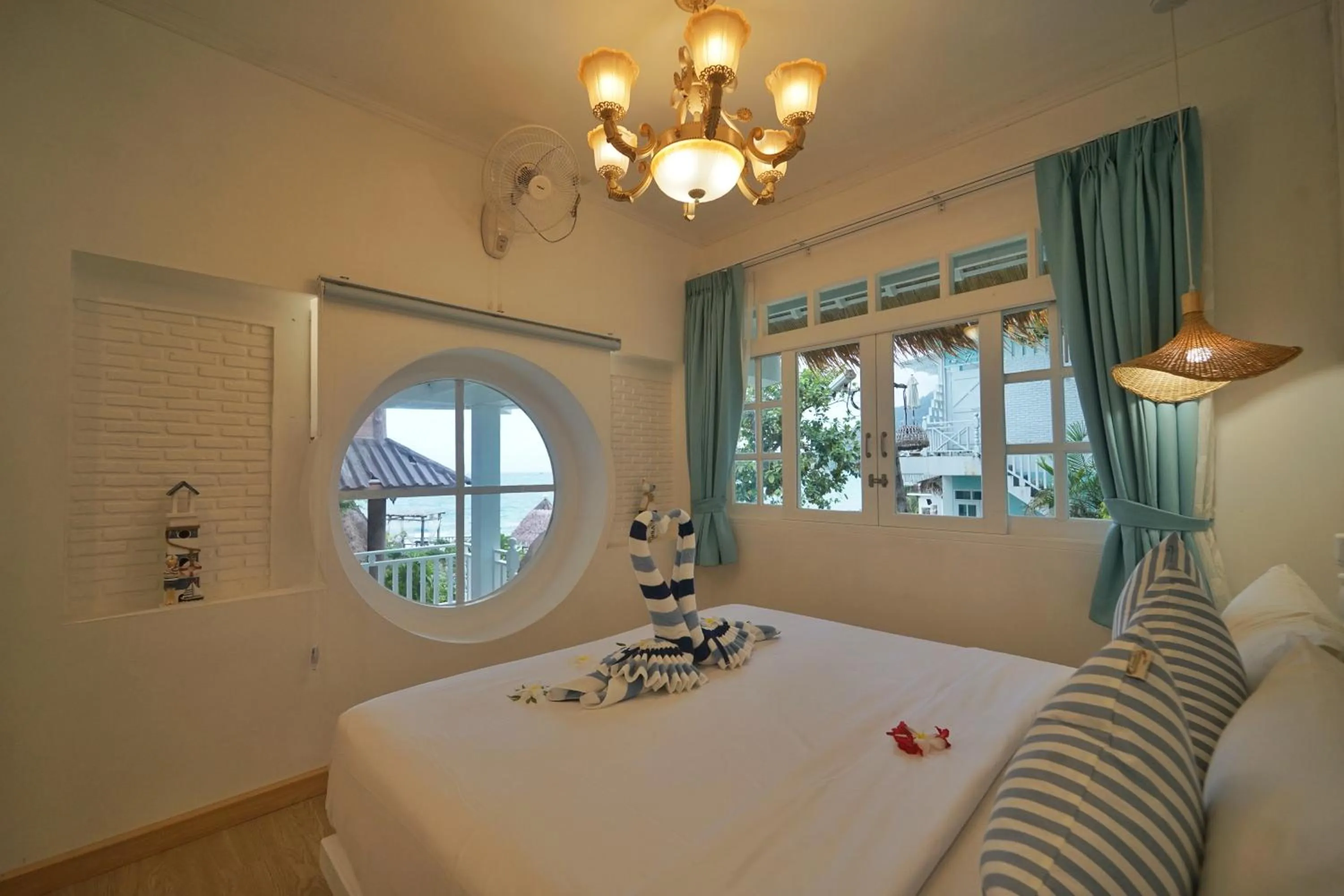 Bed in DD Hut Koh Tao