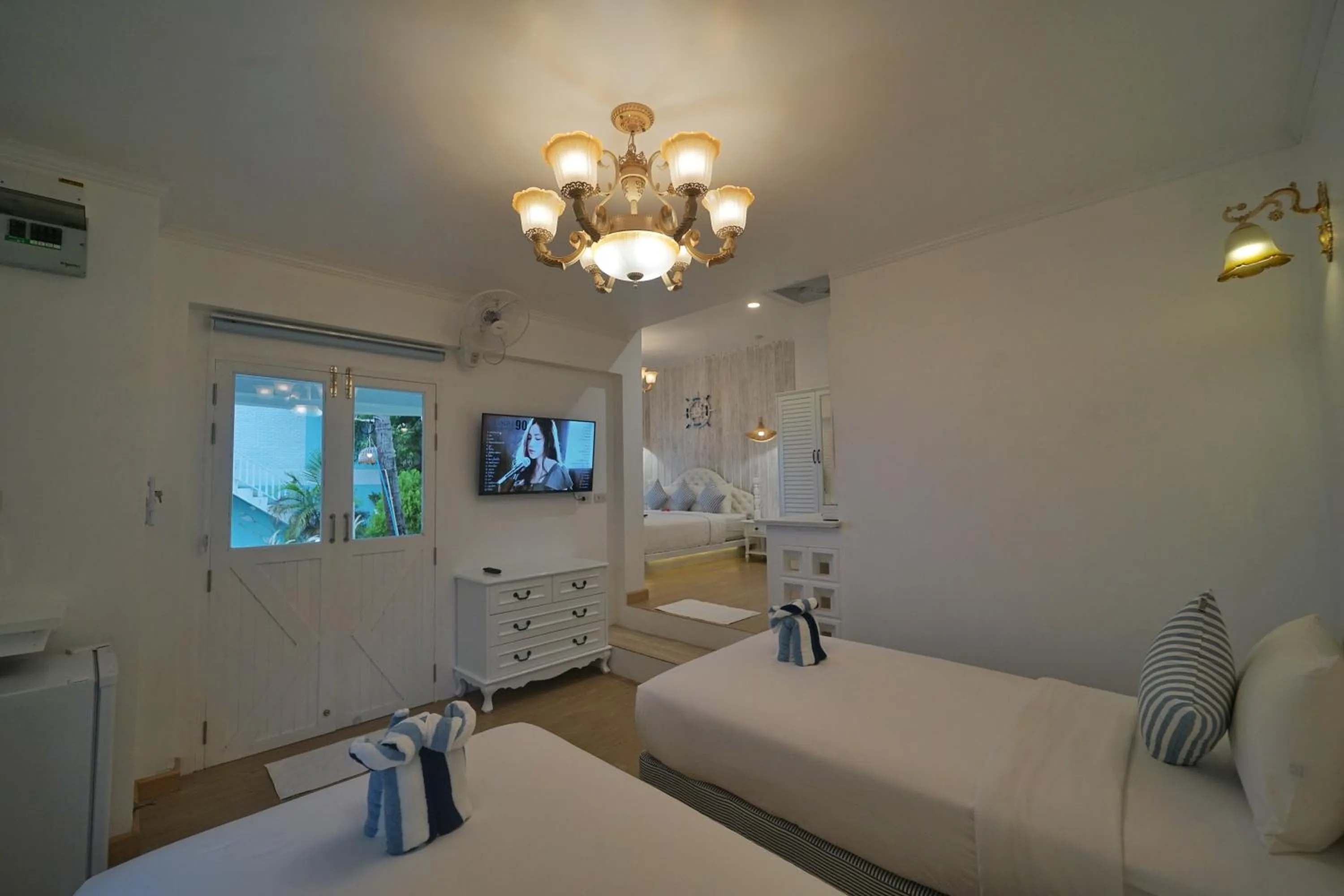 TV and multimedia, Bed in DD Hut Koh Tao