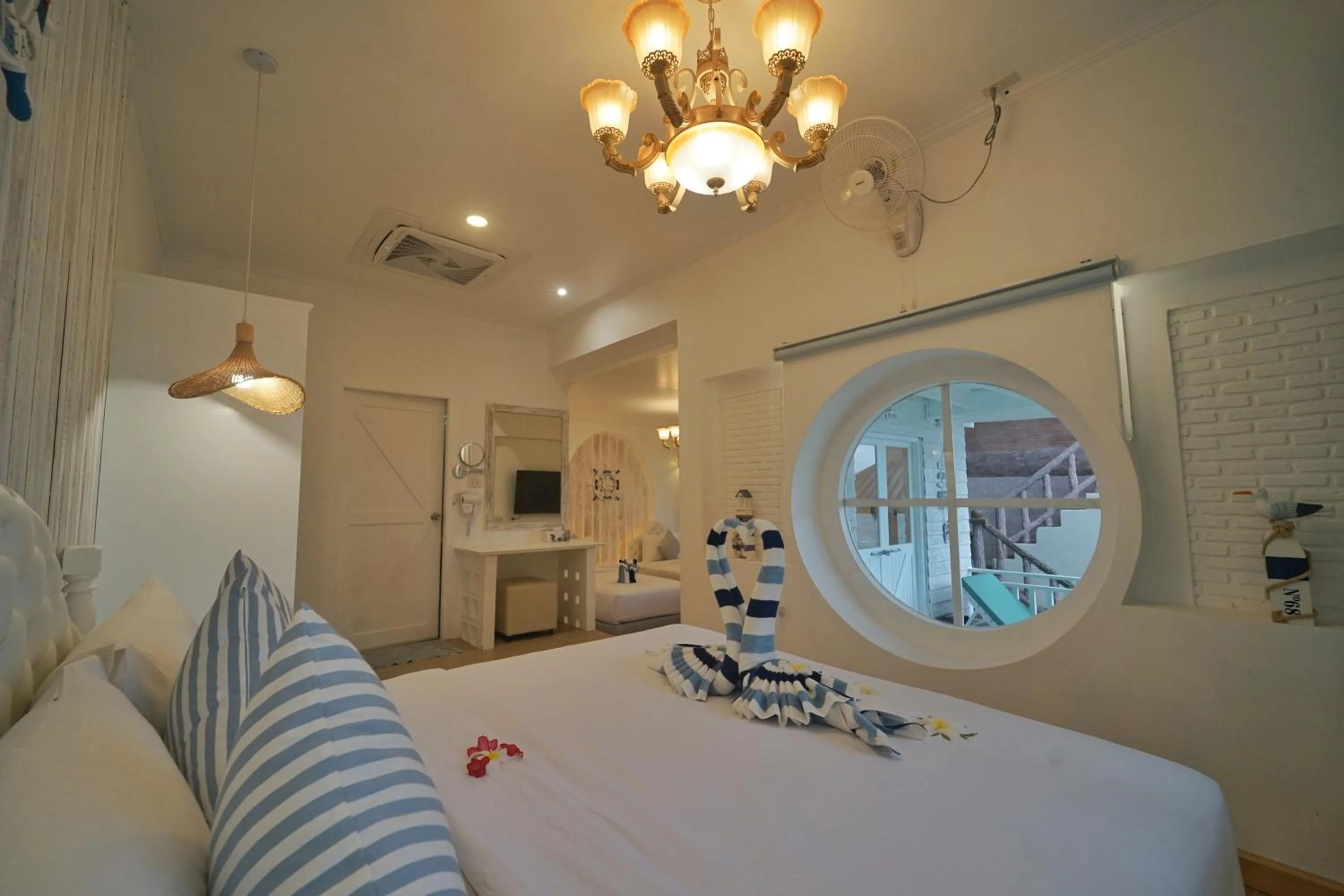 Bed in DD Hut Koh Tao