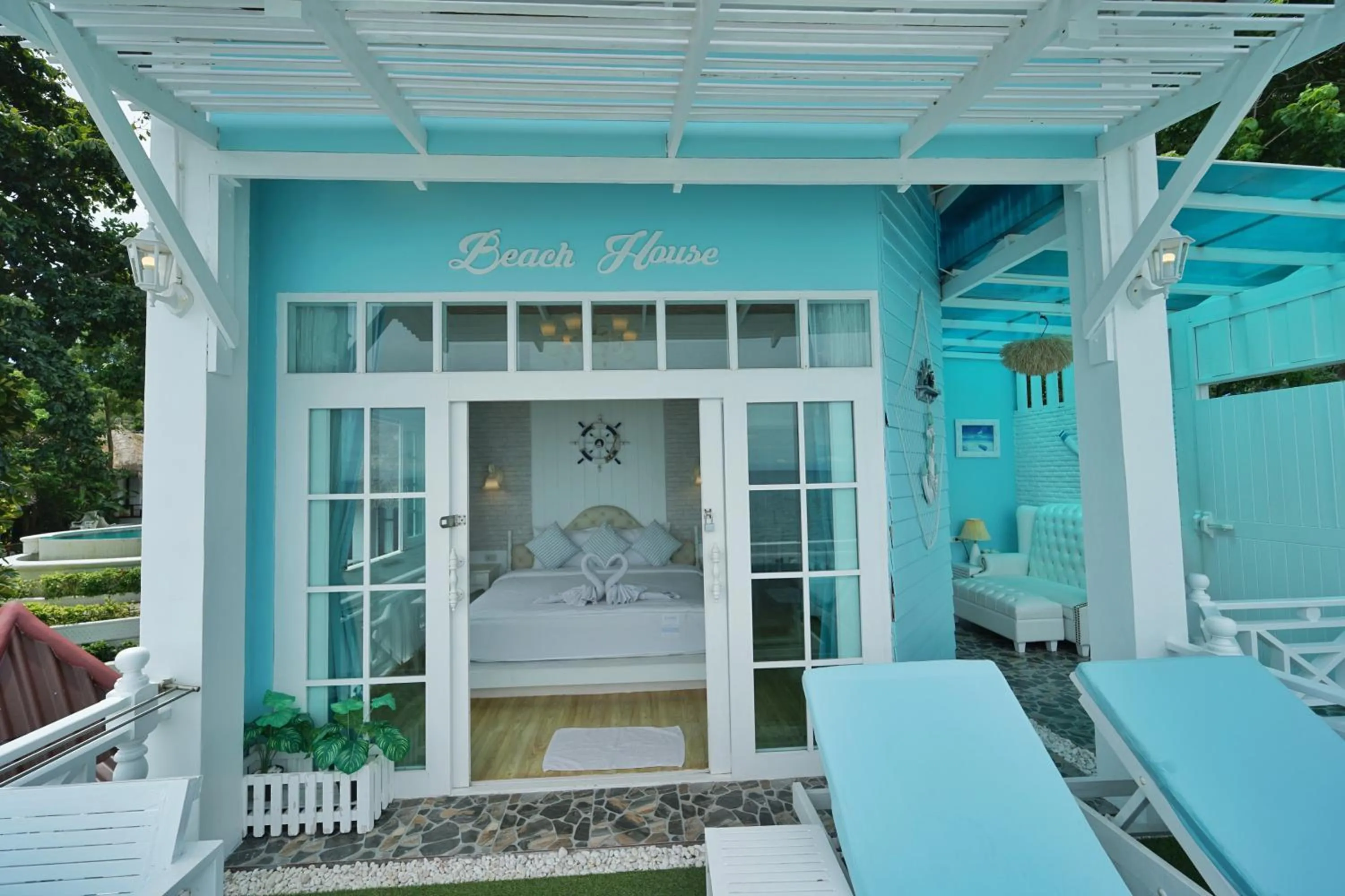 Patio in DD Hut Koh Tao