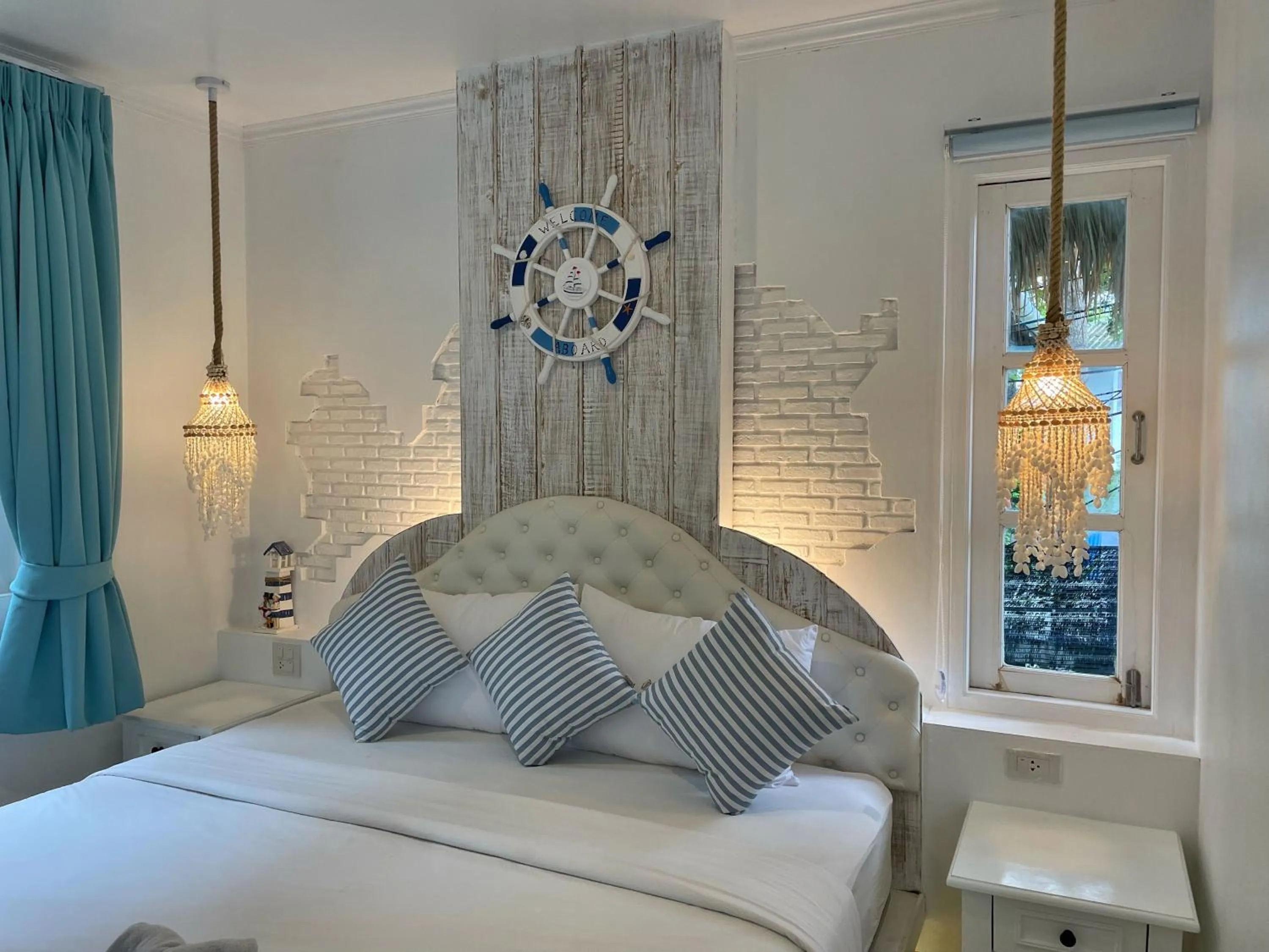 Decorative detail, Bed in DD Hut Koh Tao