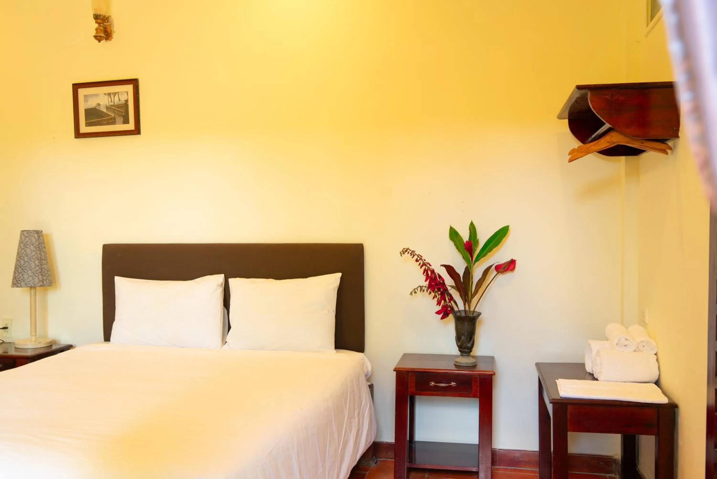 Bedroom, Bed in Ivory Falls Villa